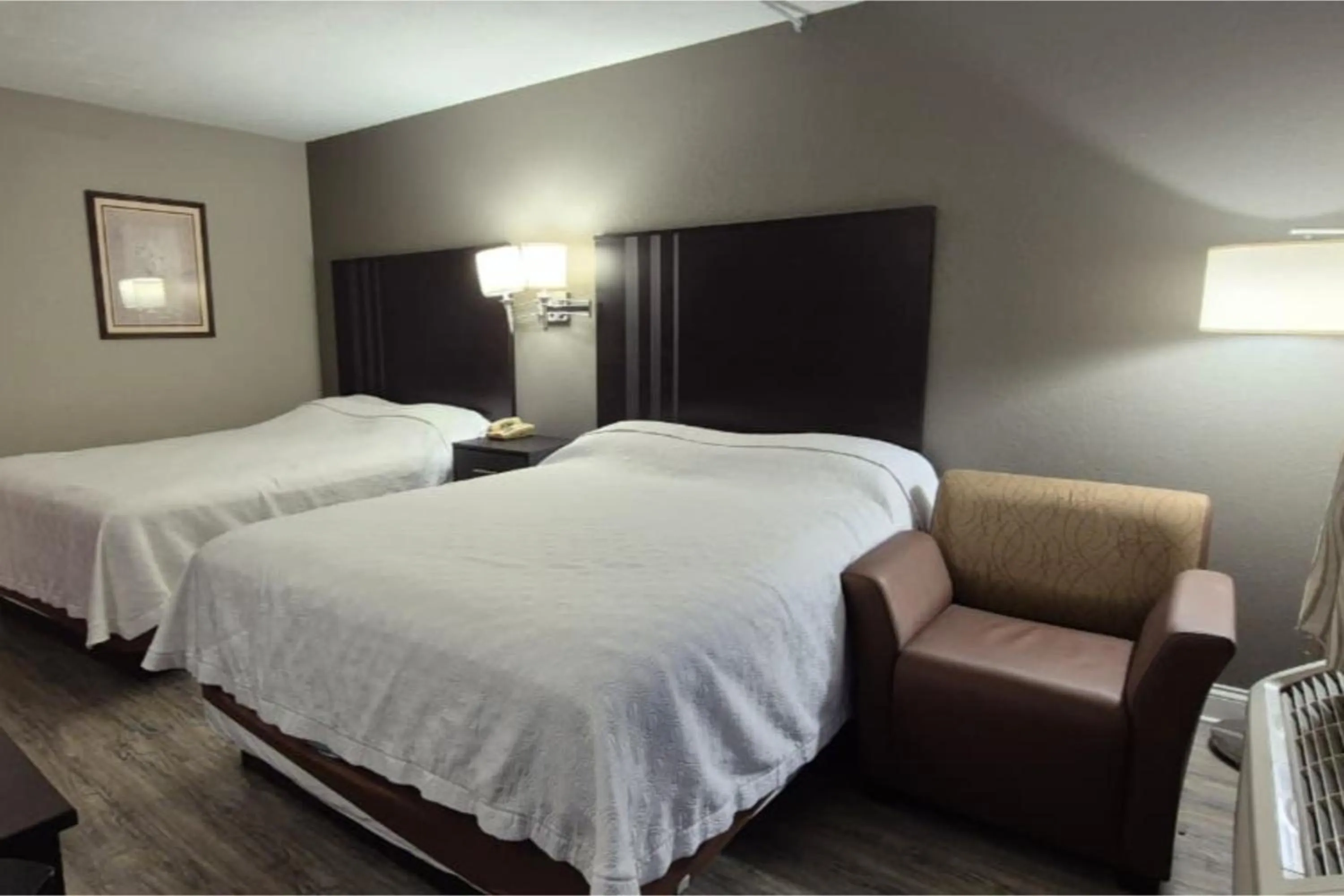 Bedroom, Bed in Economy Inn Merrillville By Townhouse I 65