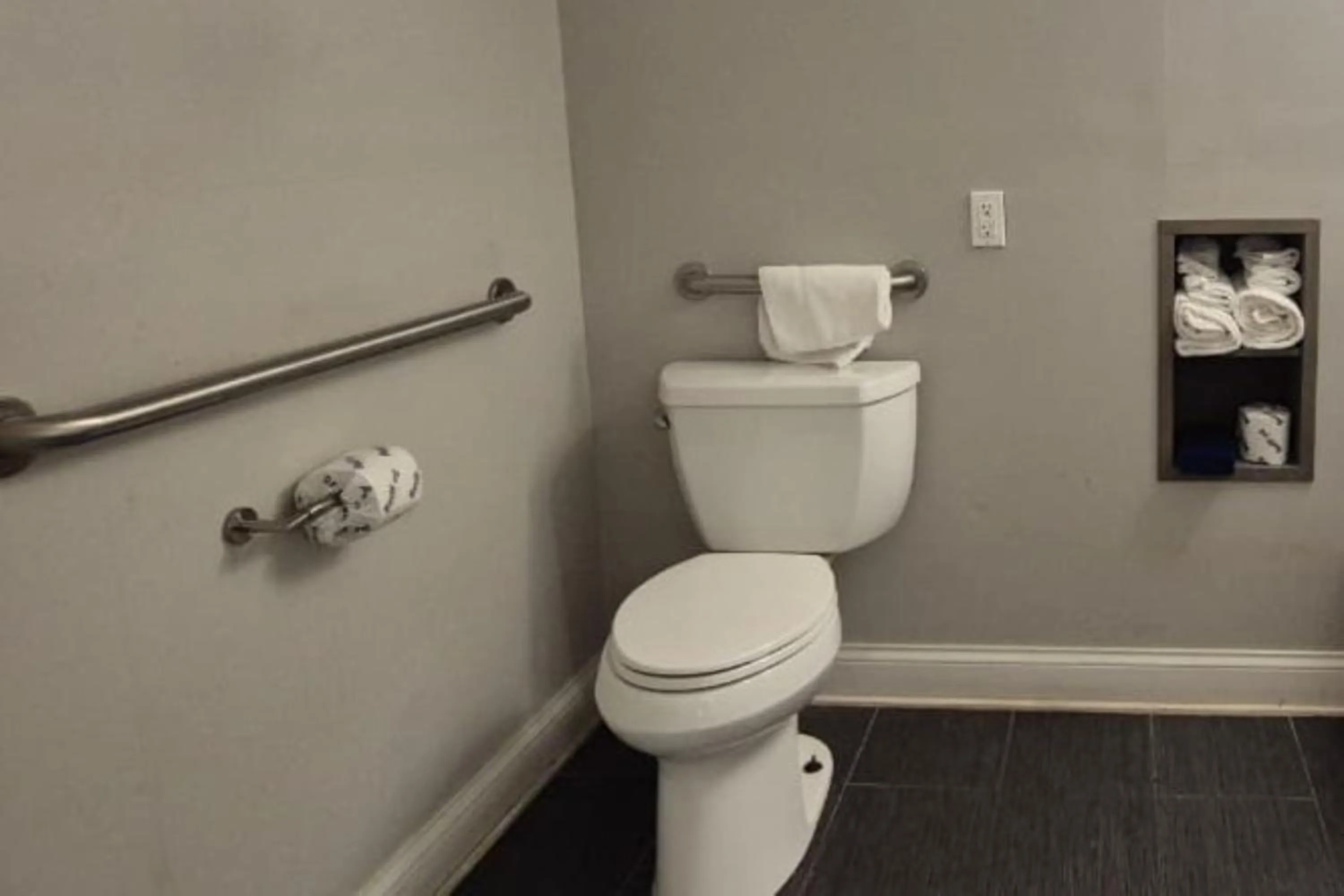 Bathroom in Economy Inn Merrillville By Townhouse I 65