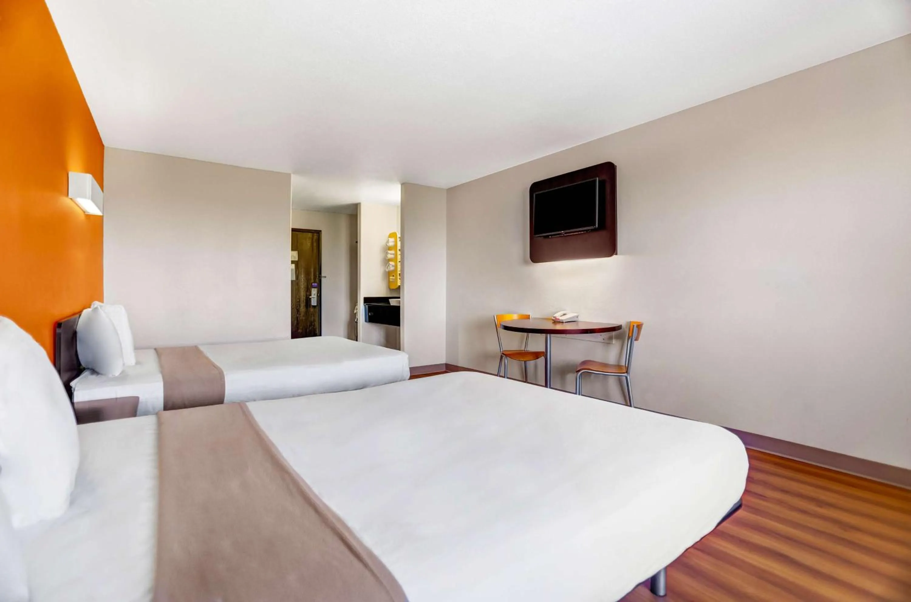 Photo of the whole room, Bed in Motel 6-Apache Junction, AZ