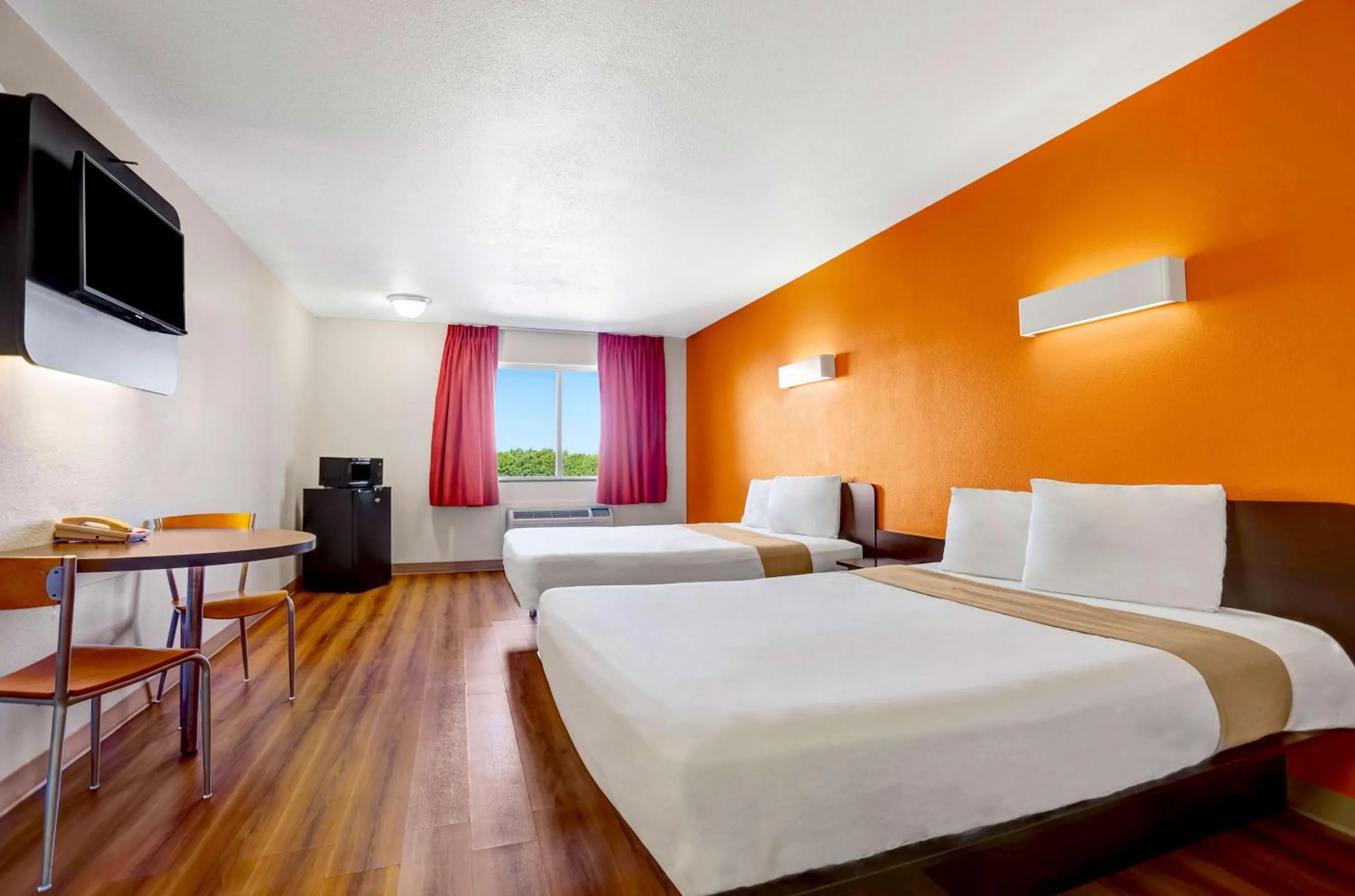 Photo of the whole room, Bed in Motel 6-Apache Junction, AZ