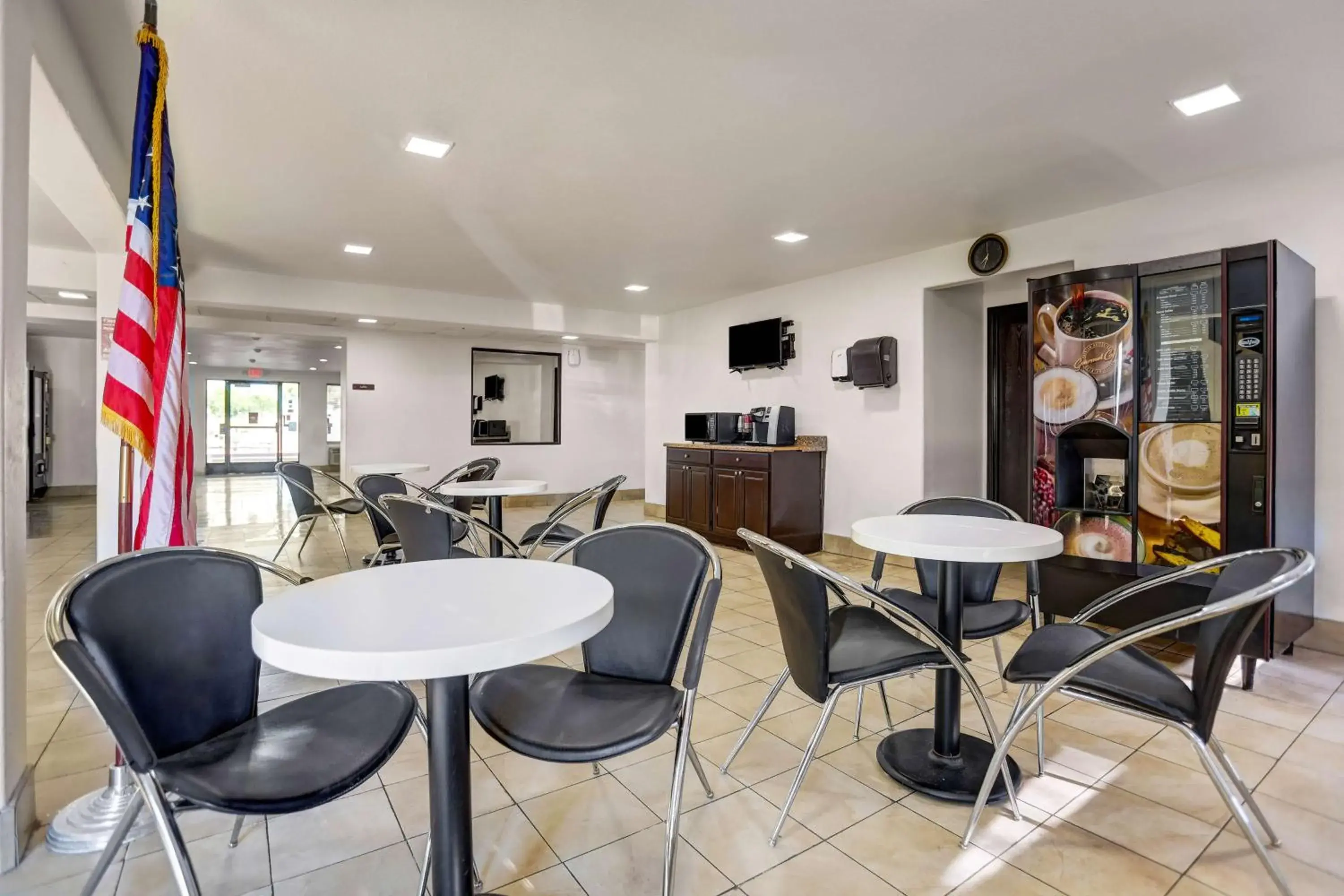 Restaurant/places to eat in Motel 6-Apache Junction, AZ Restaurant/places to eat in Motel 6-Apache Junction, AZ