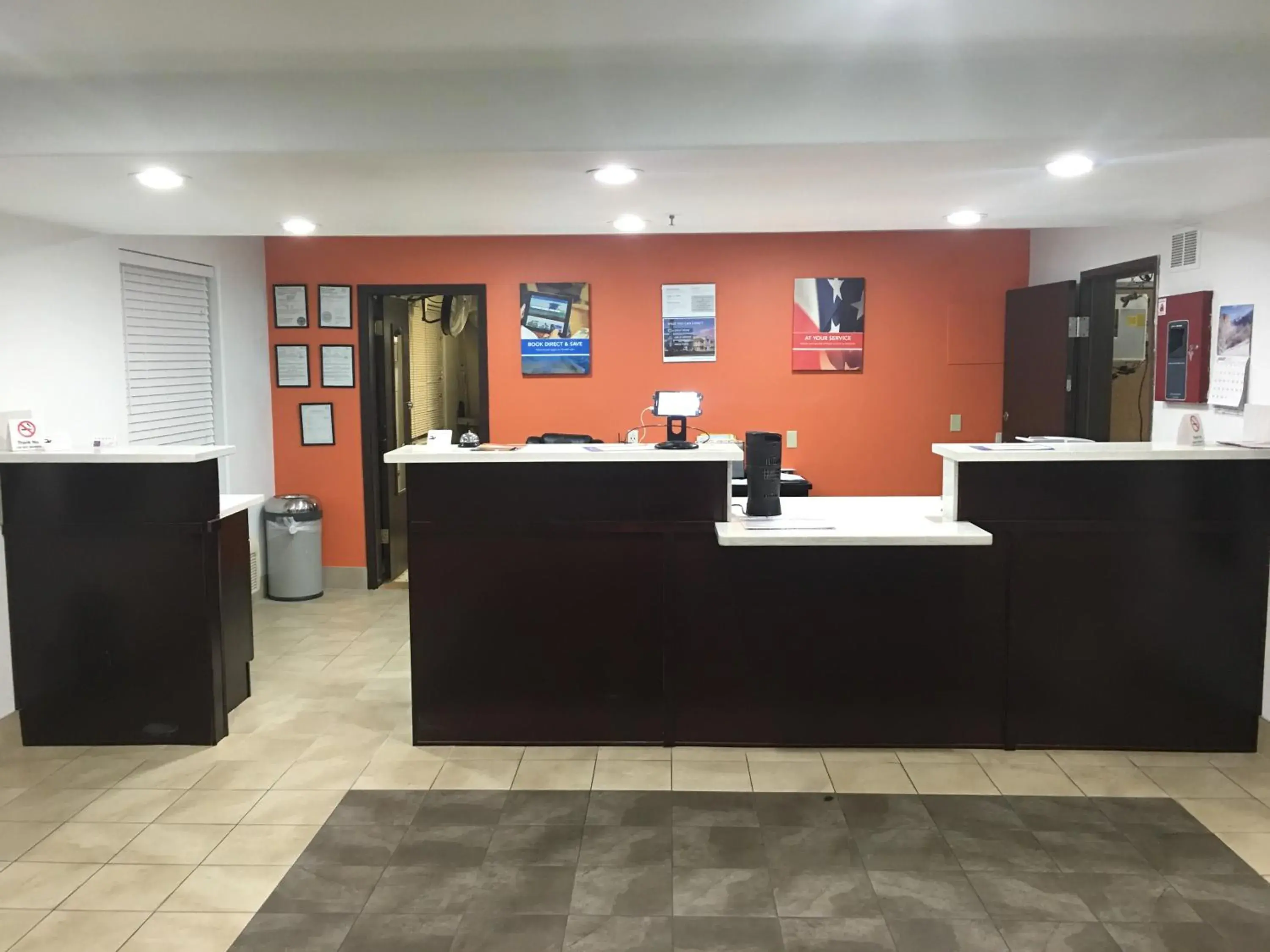 Lobby or reception in Motel 6-Apache Junction, AZ Lobby or reception in Motel 6-Apache Junction, AZ