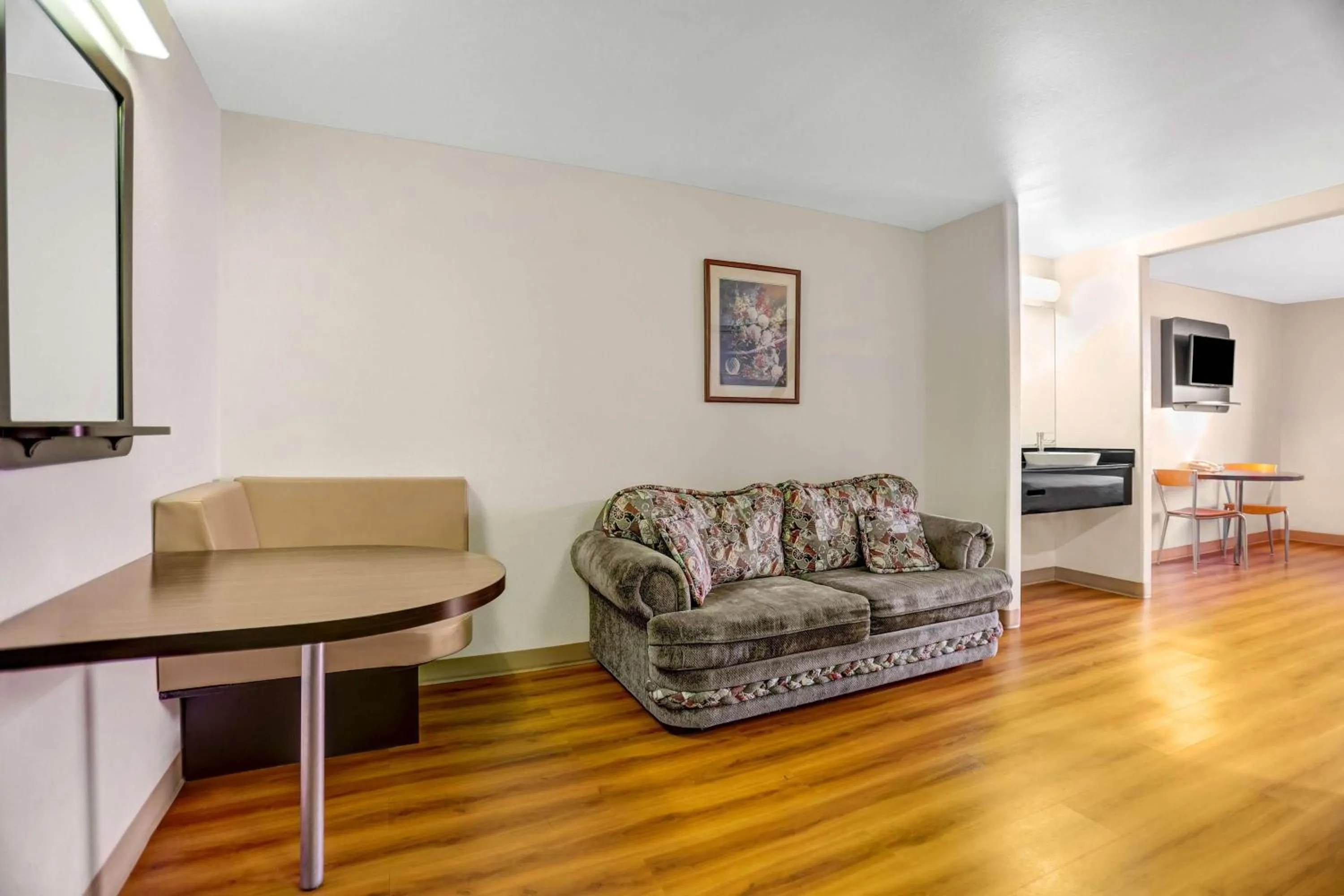 Photo of the whole room in Motel 6-Apache Junction, AZ