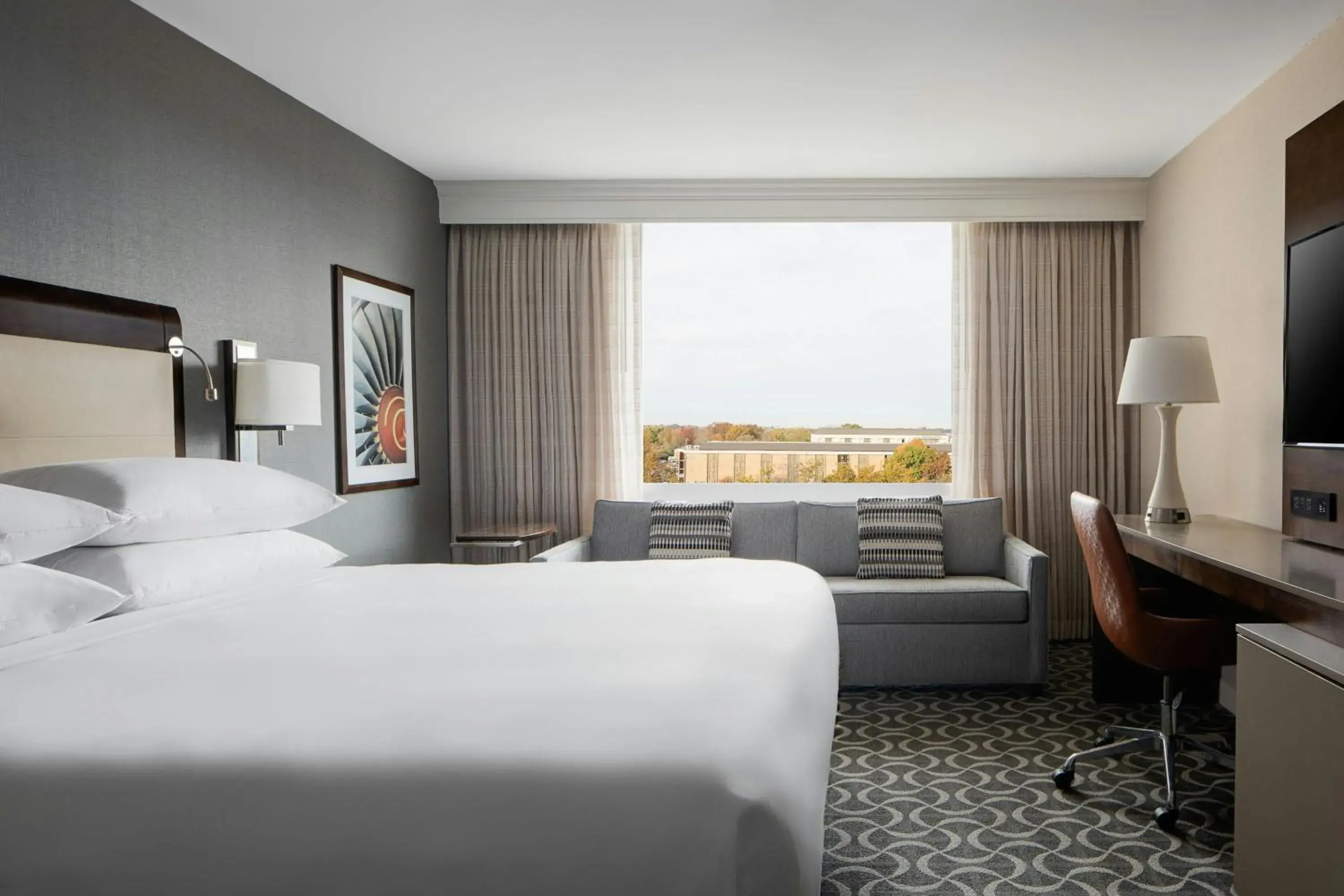 Executive, Guest room, 1 King, East Tower in Marriott St. Louis Airport Executive, Guest room, 1 King, East Tower in Marriott St. Louis Airport