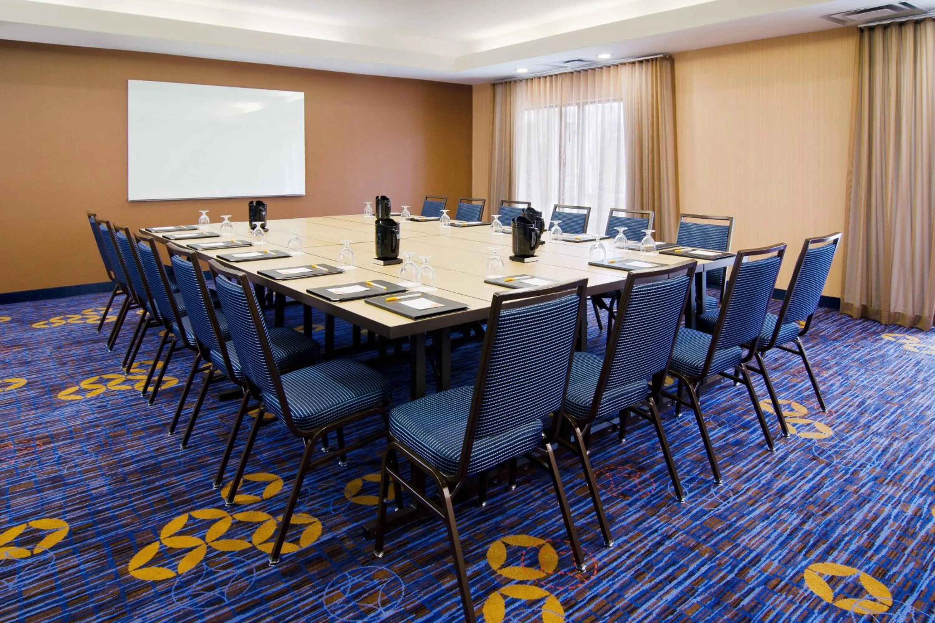 Meeting/conference room in Courtyard St. Louis Airport/Earth City