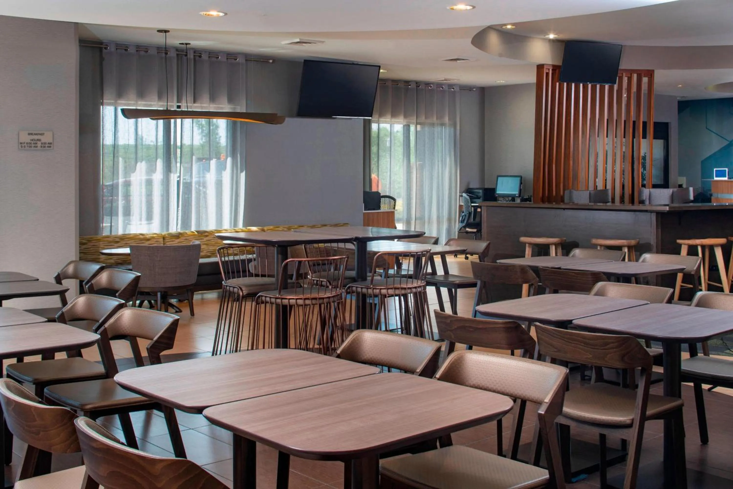 Breakfast in SpringHill Suites St. Louis Airport/Earth City