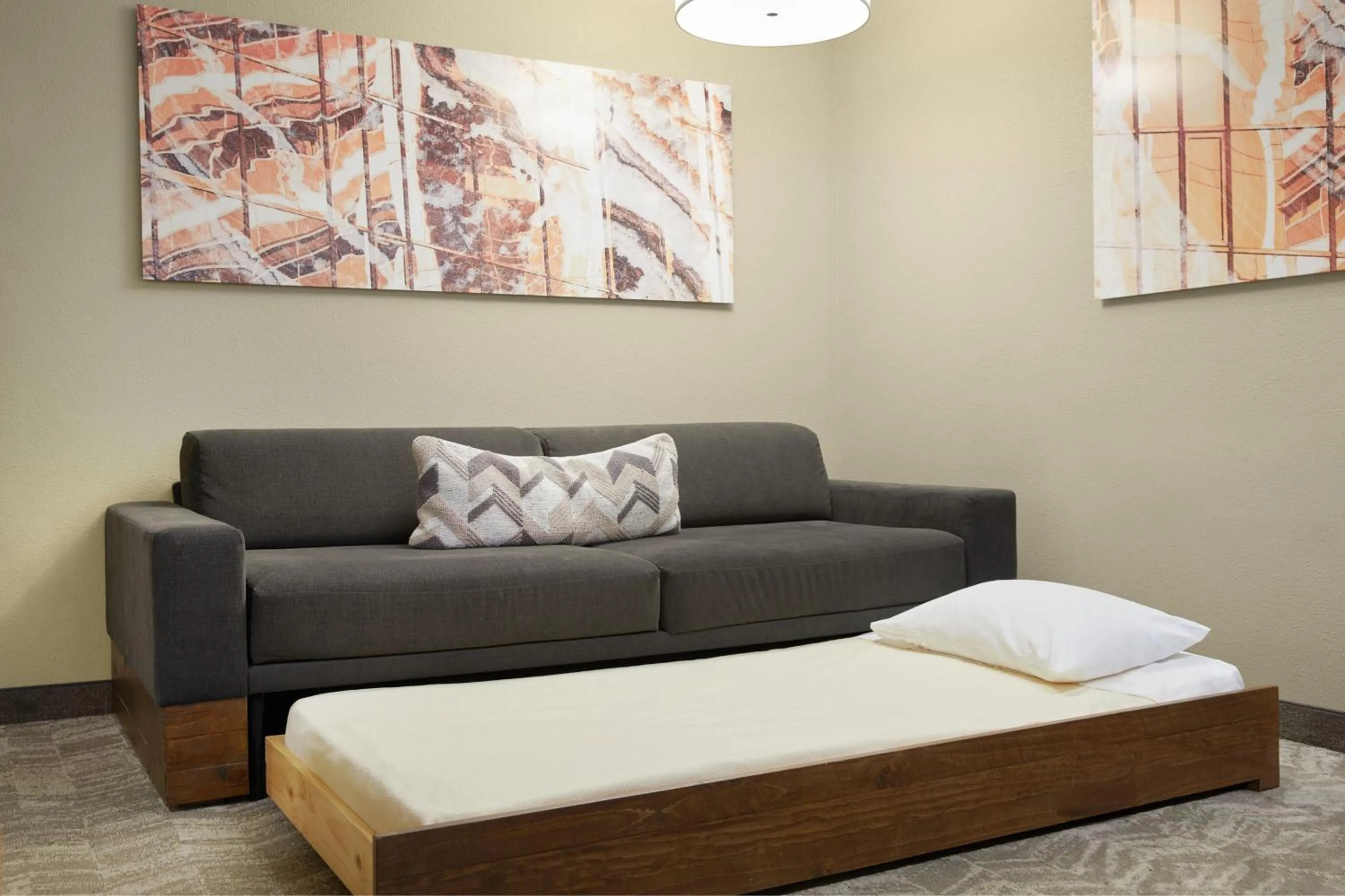 Photo of the whole room in SpringHill Suites St. Louis Airport/Earth City