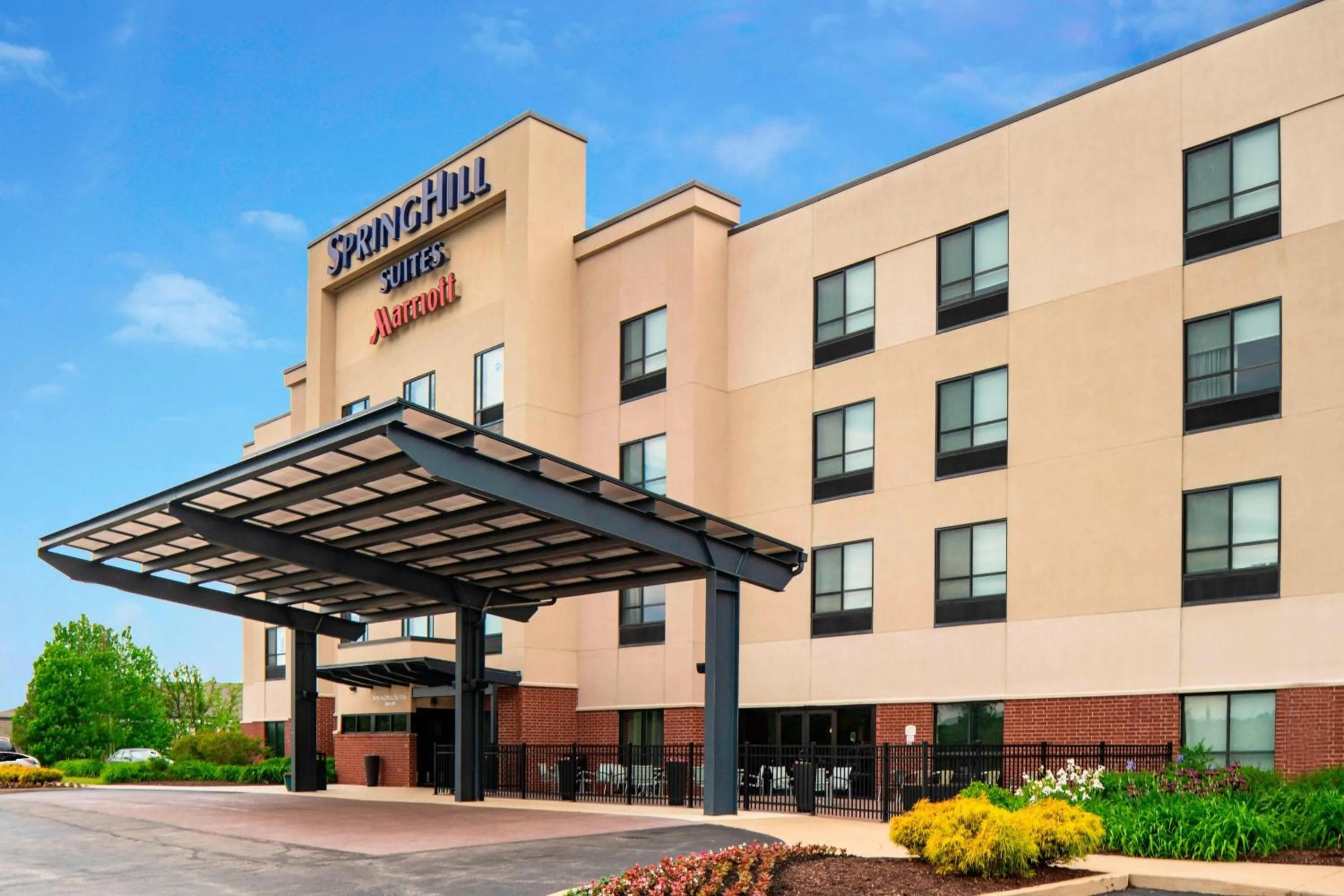 Property building in SpringHill Suites St. Louis Airport/Earth City