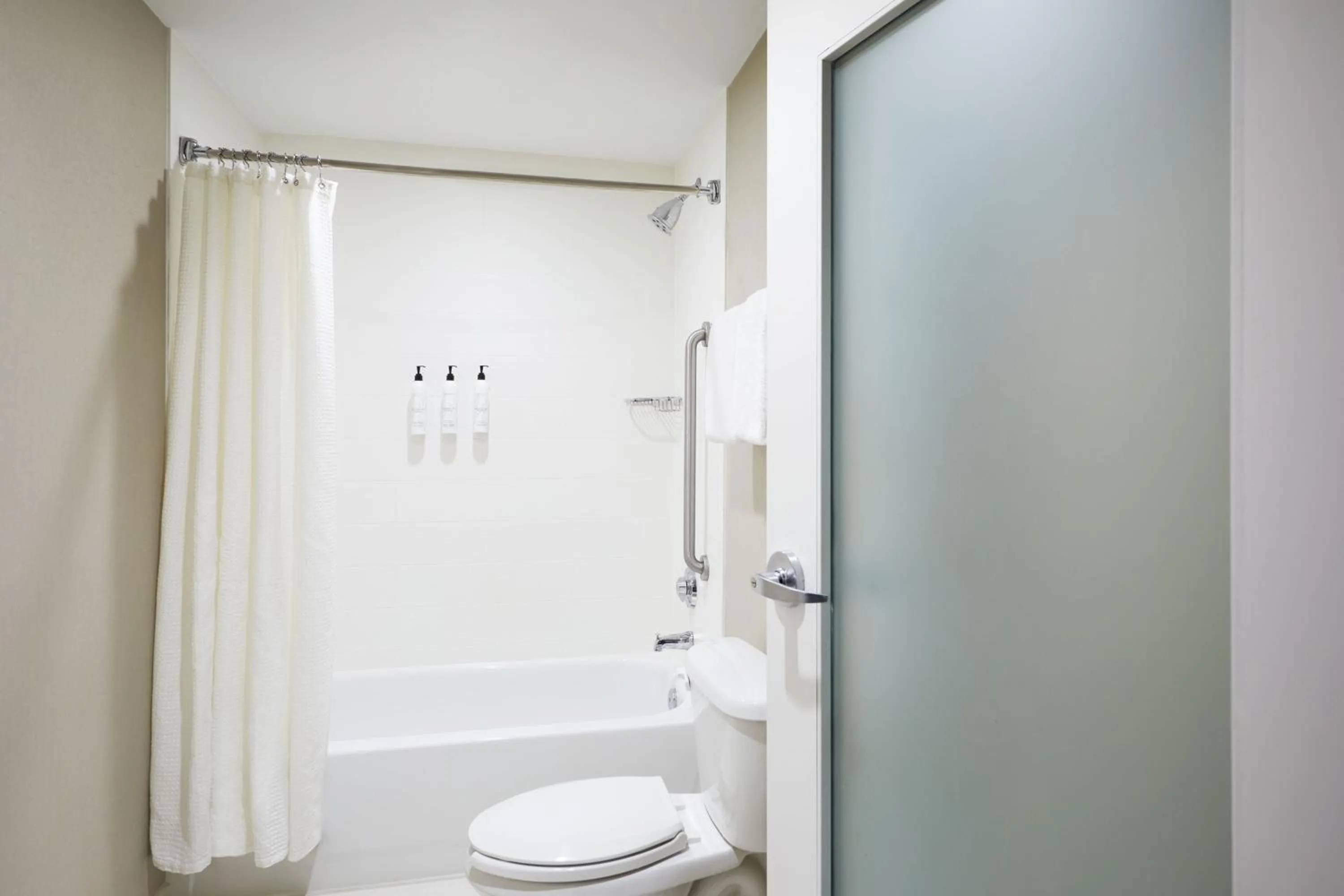 Bathroom in SpringHill Suites St. Louis Airport/Earth City