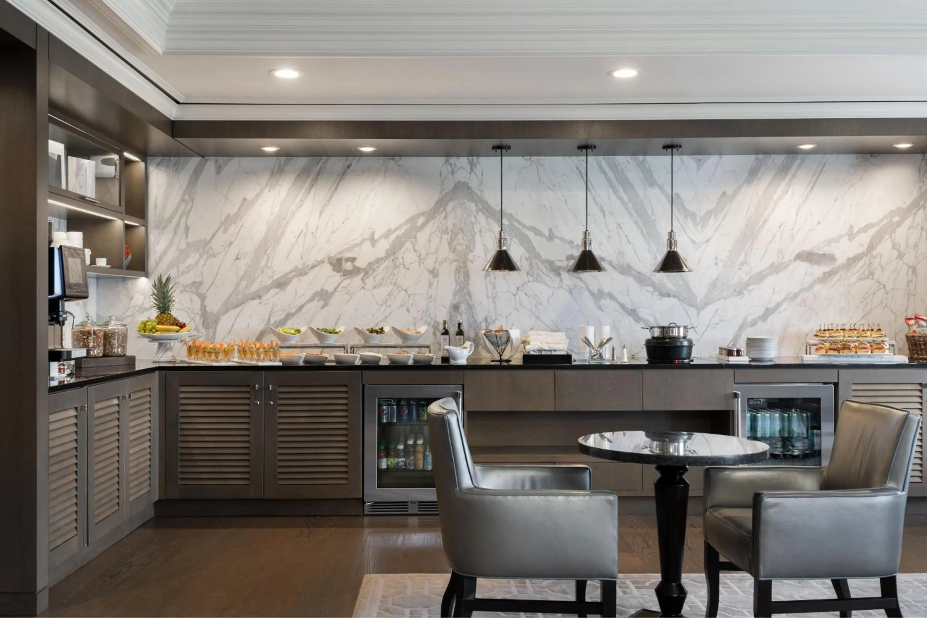 Lounge or bar in The Ritz-Carlton, St. Louis