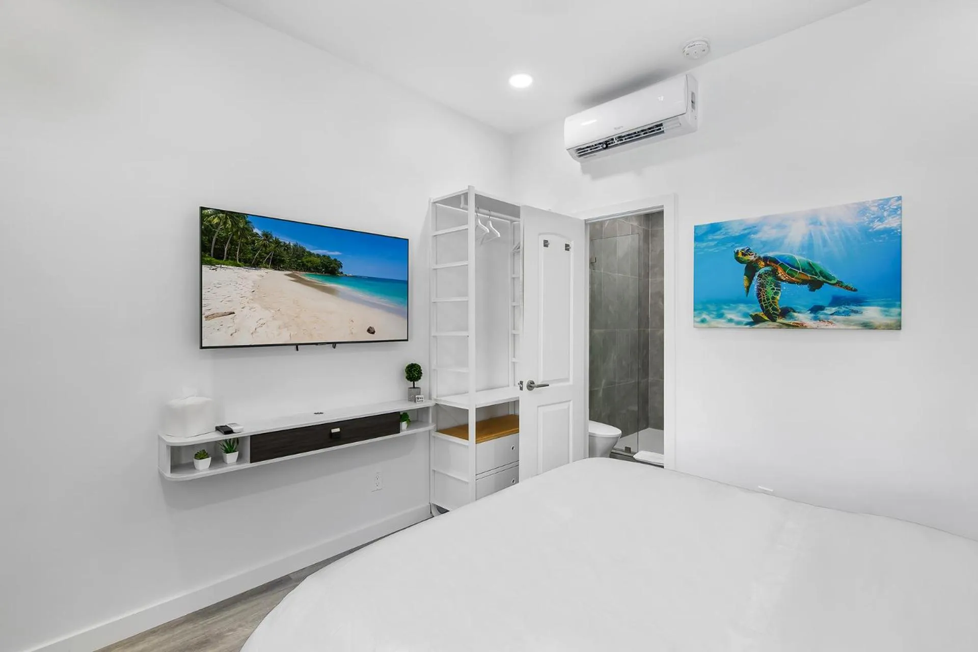 Bed in The Hotel Deauville