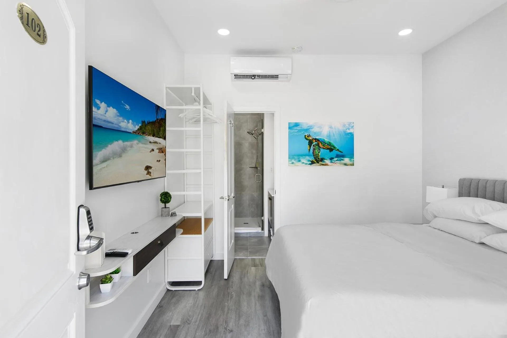 Bed in The Hotel Deauville