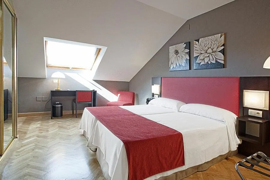 Photo of the whole room, Bed in Hostal Carlos III