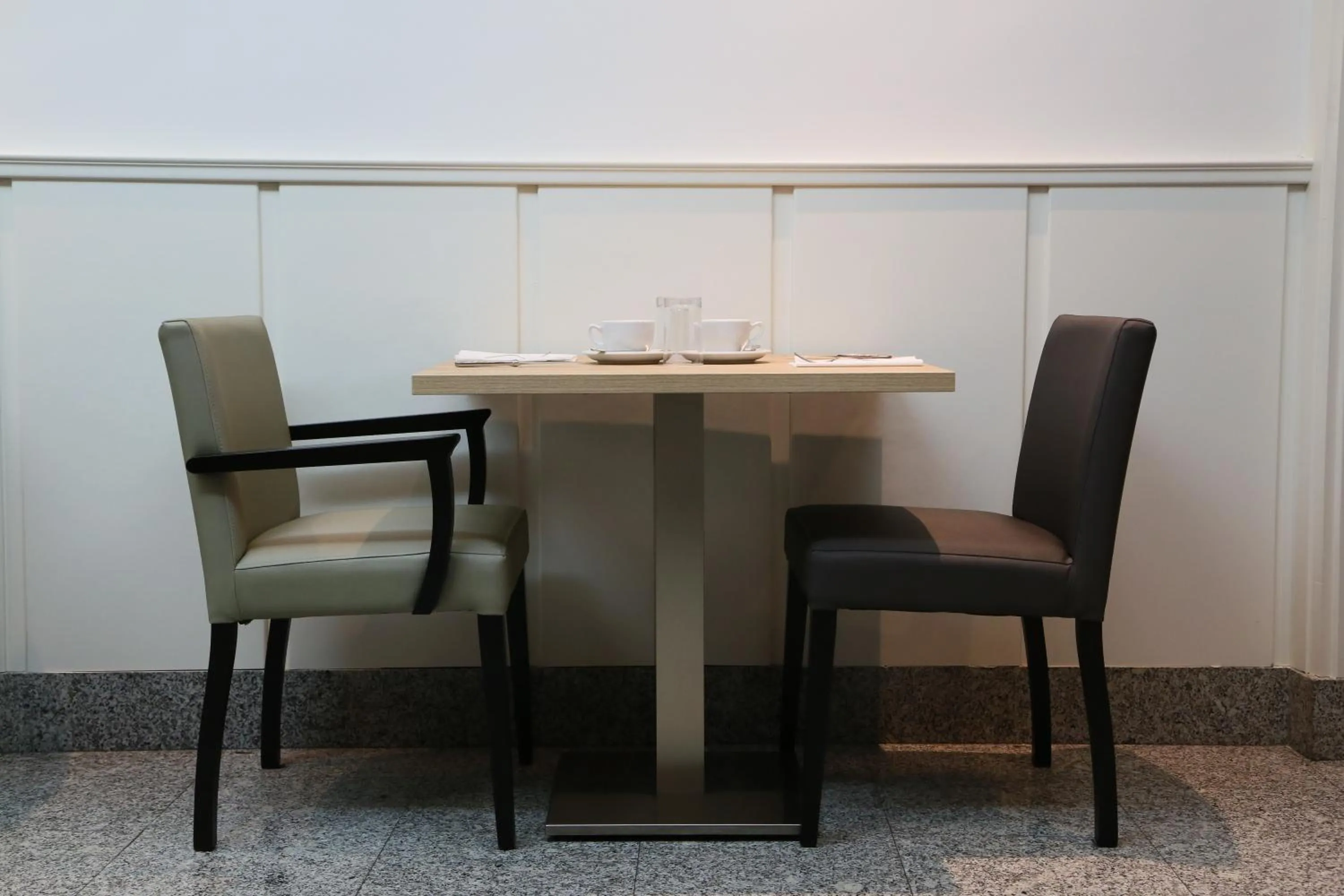 Food and drinks in Hostal Carlos III