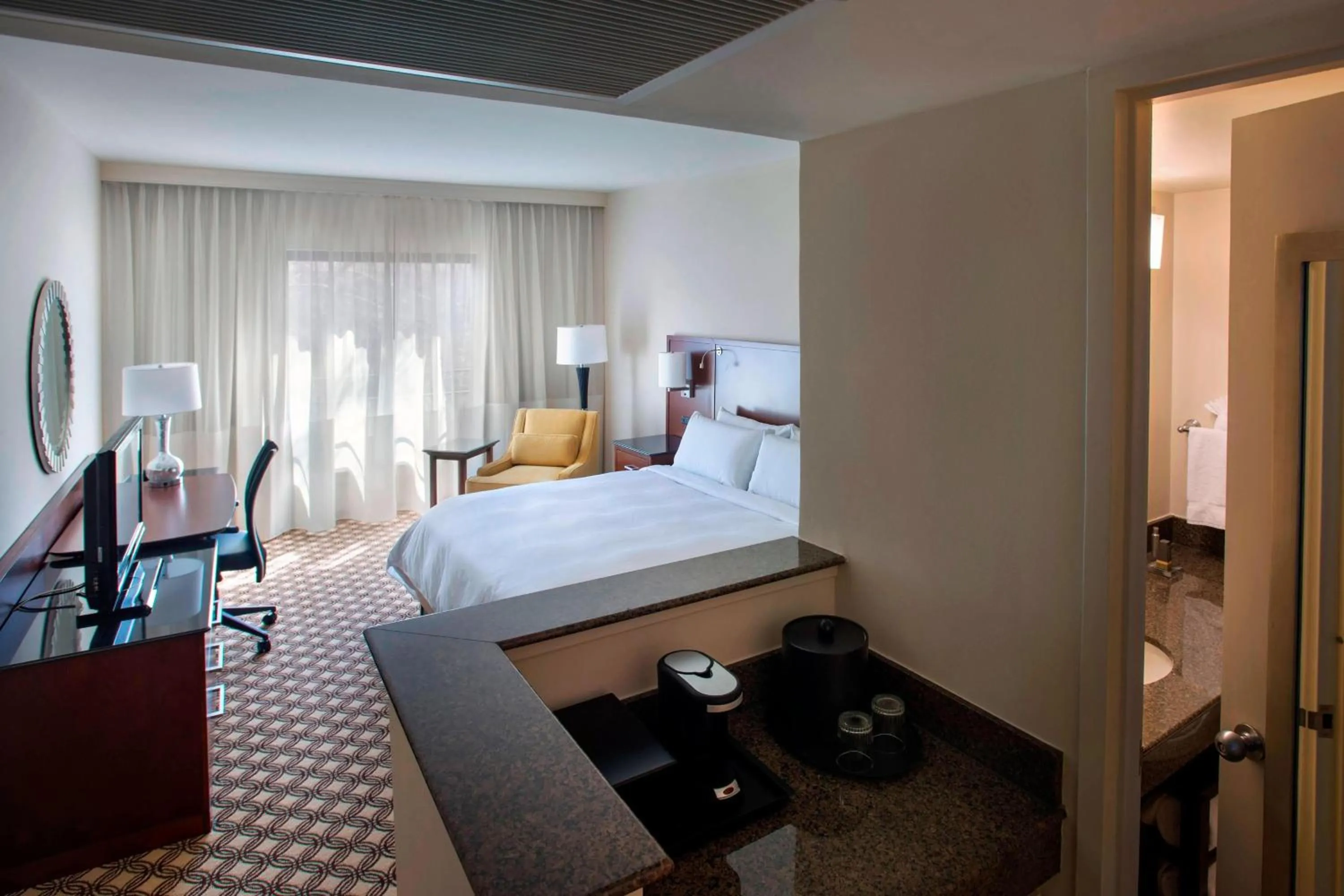 Photo of the whole room, Bed in Princeton Marriott at Forrestal