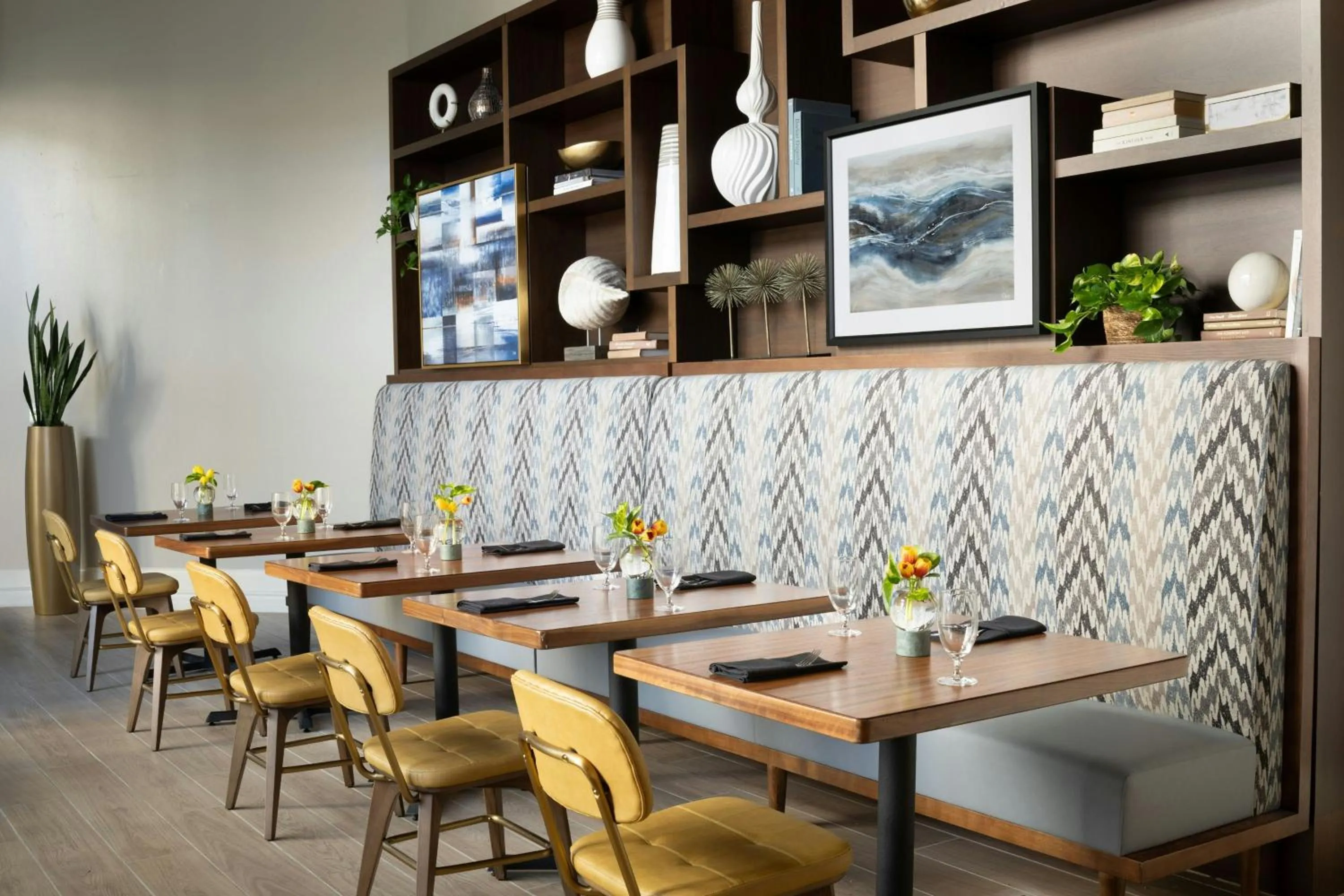 Restaurant/places to eat in Renaissance Tampa International Plaza Hotel