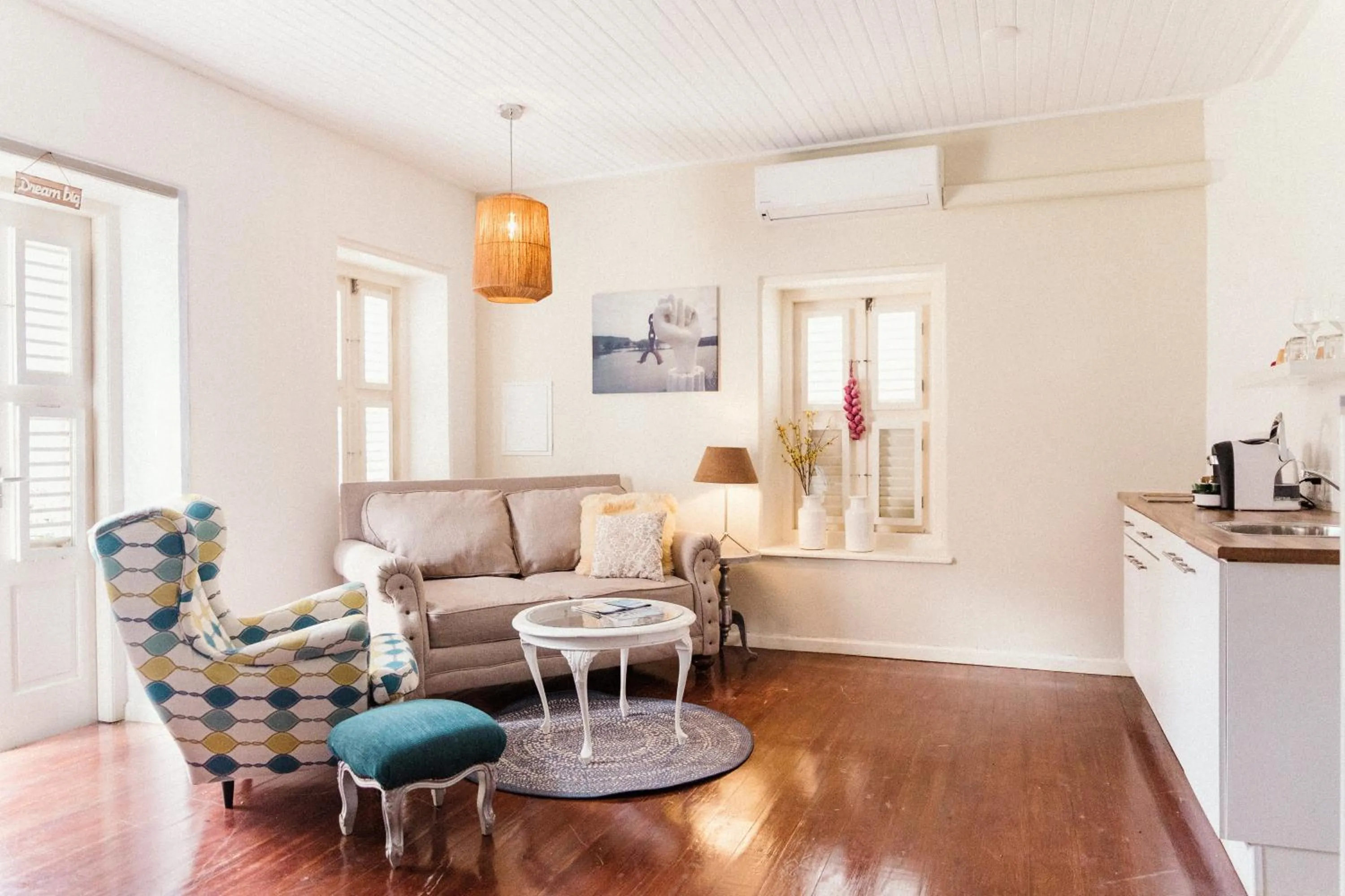 Living room in Bario Hotel