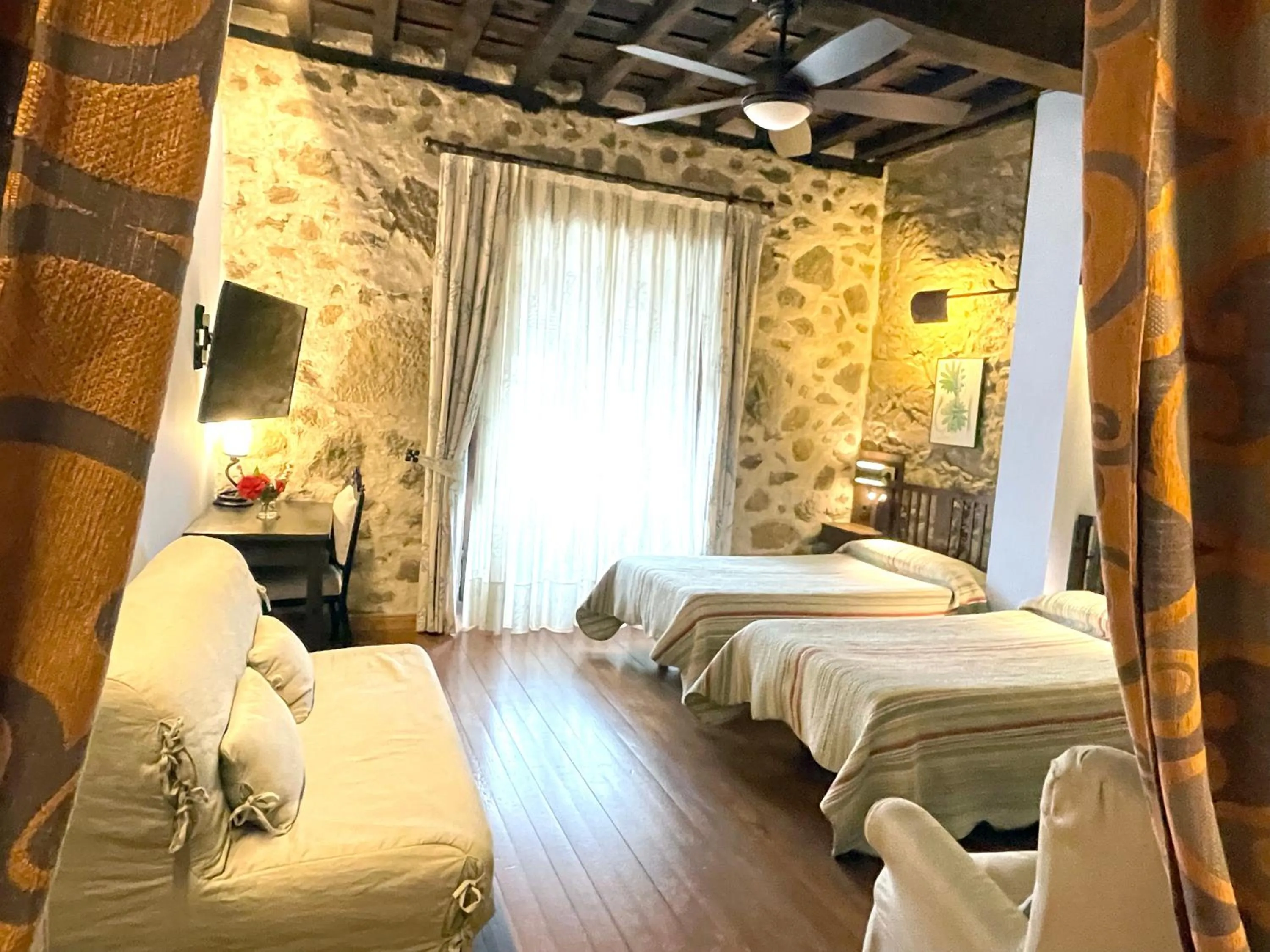 Photo of the whole room, Bed in El Jardín del Convento, Casa Rural