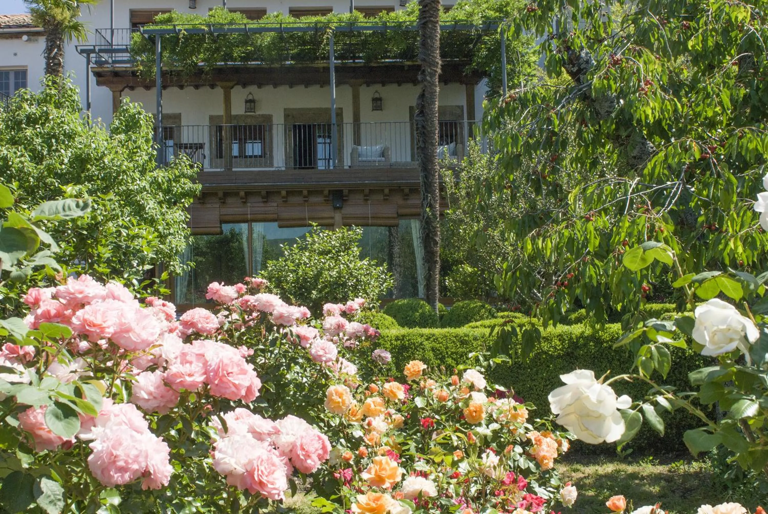 Spring in El Jardín del Convento, Casa Rural