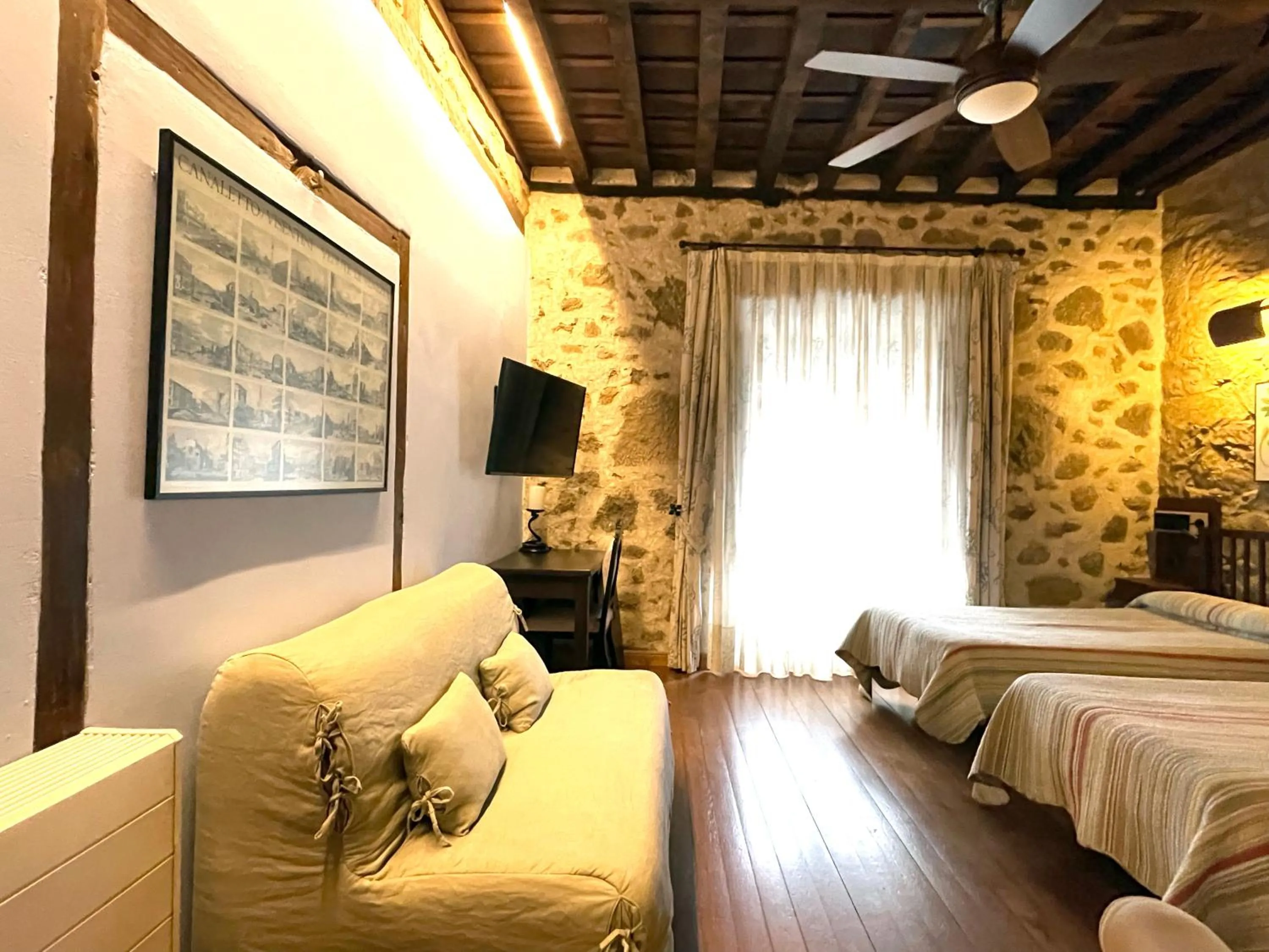 Photo of the whole room, Bed in El Jardín del Convento, Casa Rural