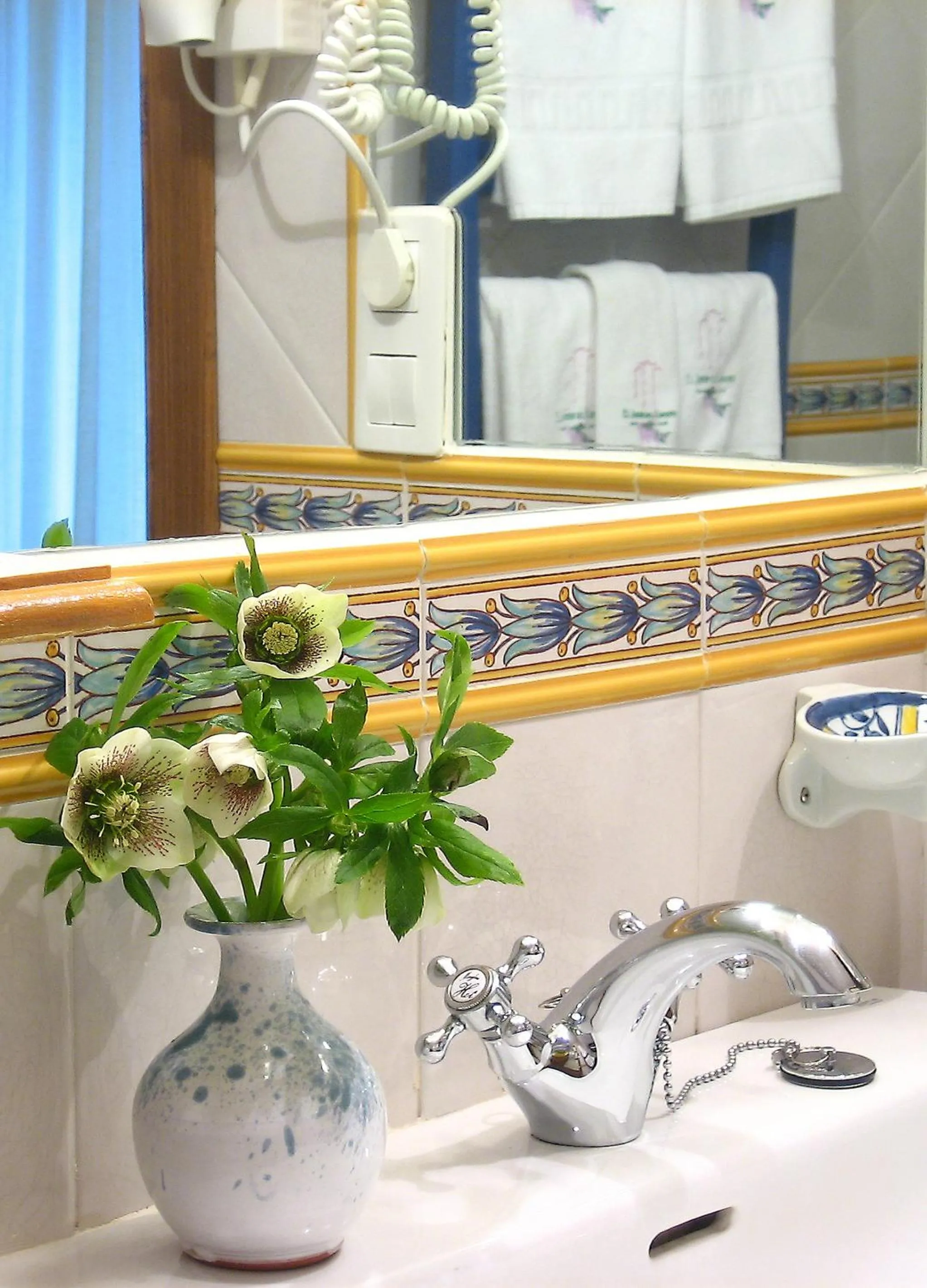 Bathroom in El Jardín del Convento, Casa Rural