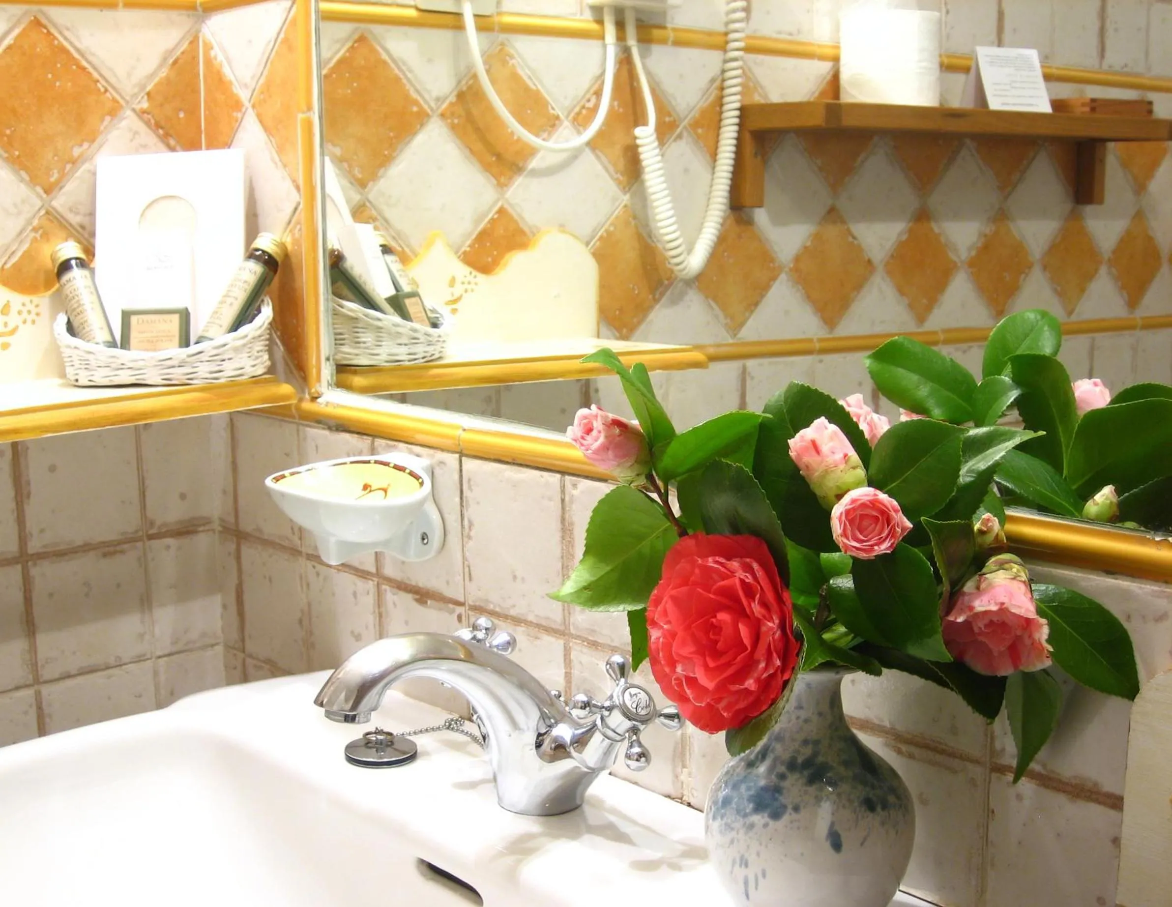 Bathroom in El Jardín del Convento, Casa Rural