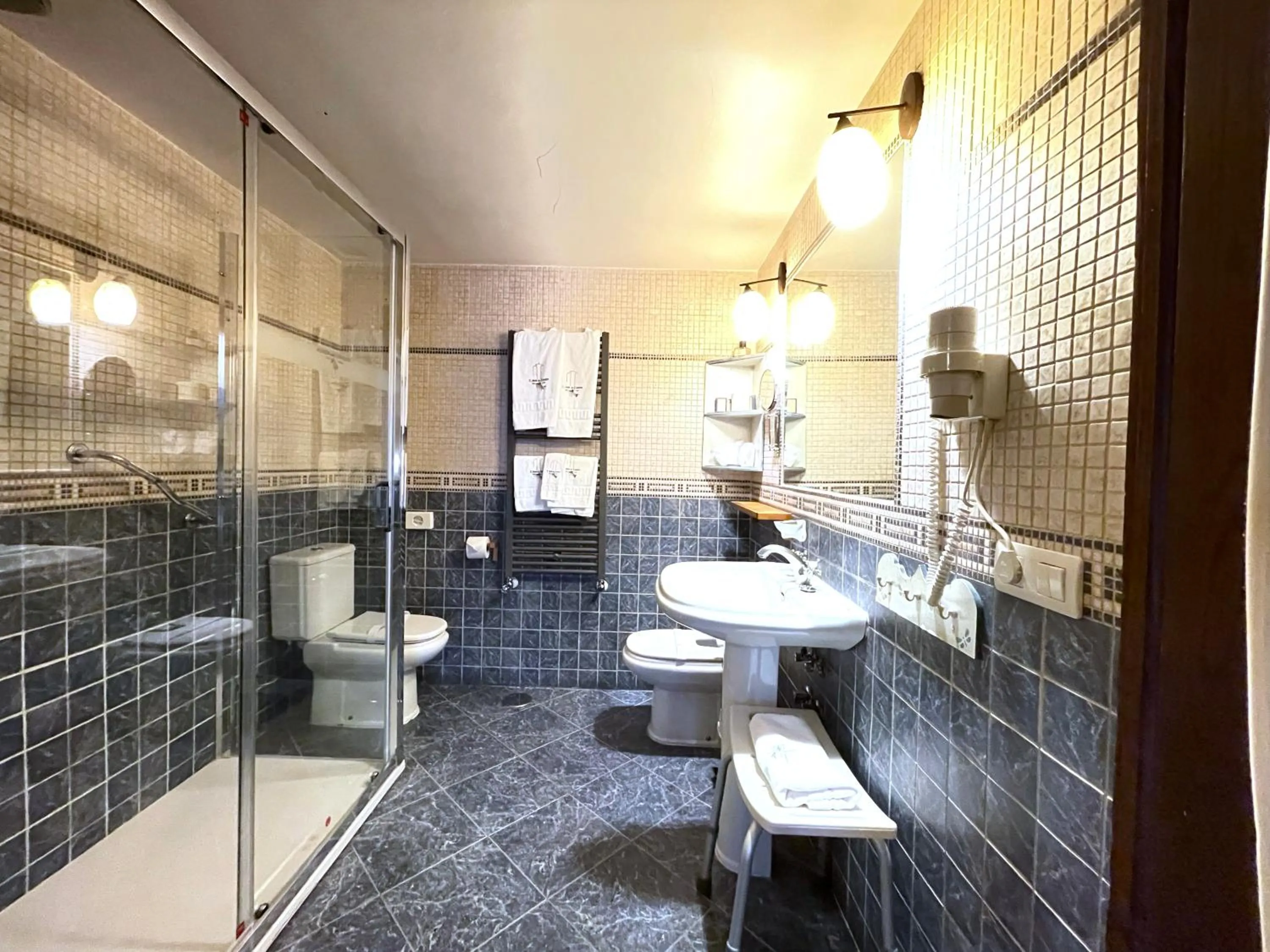 Toilet in El Jardín del Convento, Casa Rural