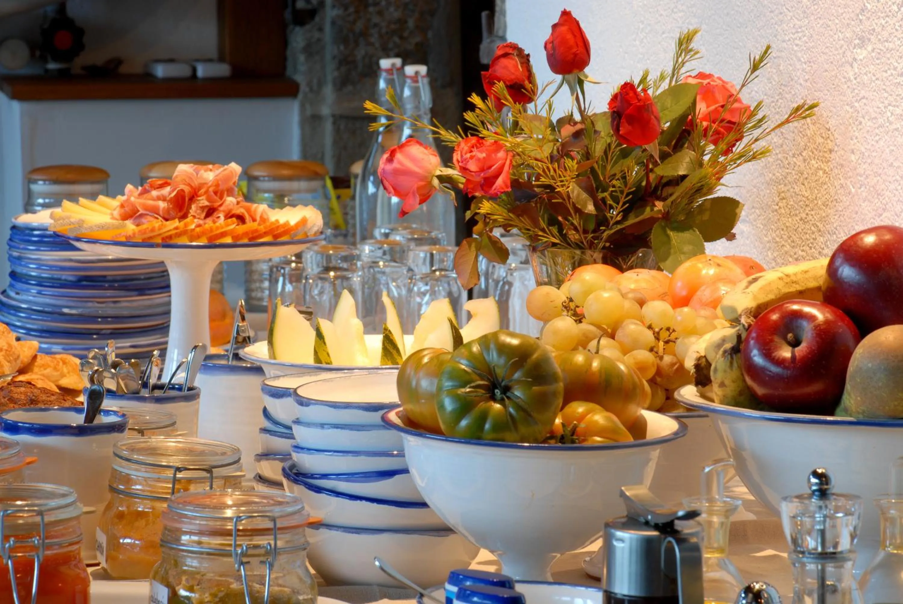 Food and drinks in El Jardín del Convento, Casa Rural