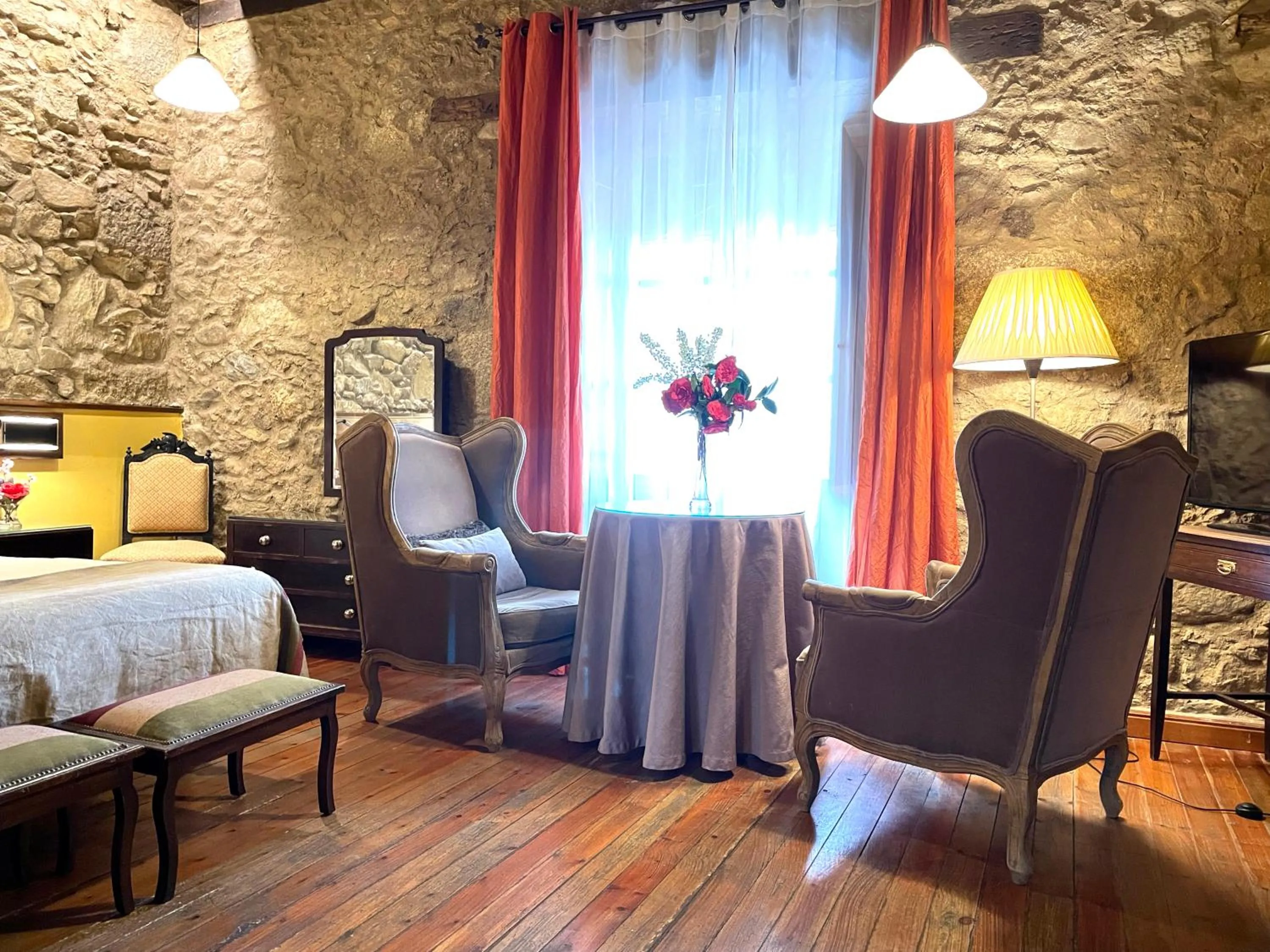 Photo of the whole room, Bed in El Jardín del Convento, Casa Rural