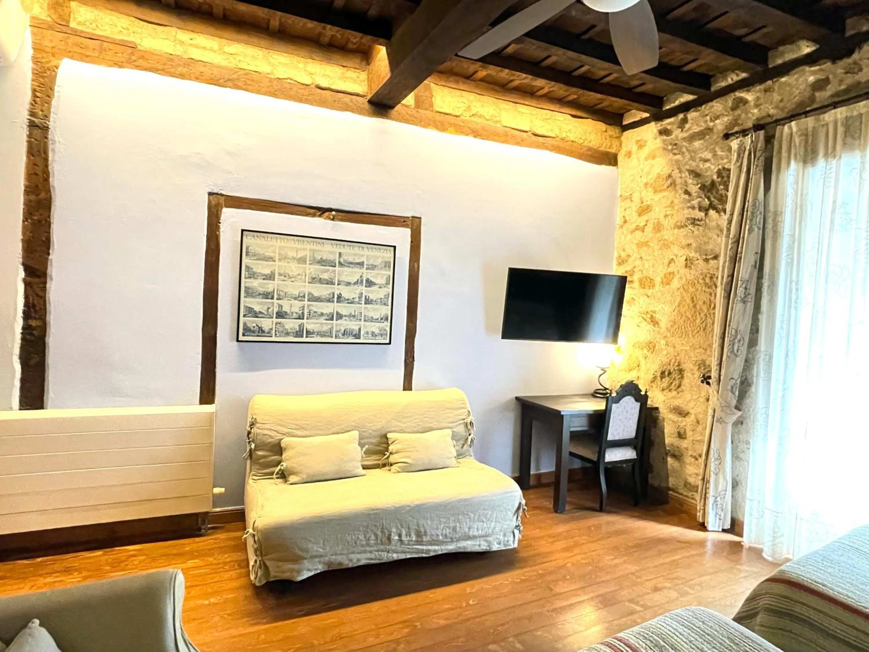 Photo of the whole room, Bed in El Jardín del Convento, Casa Rural