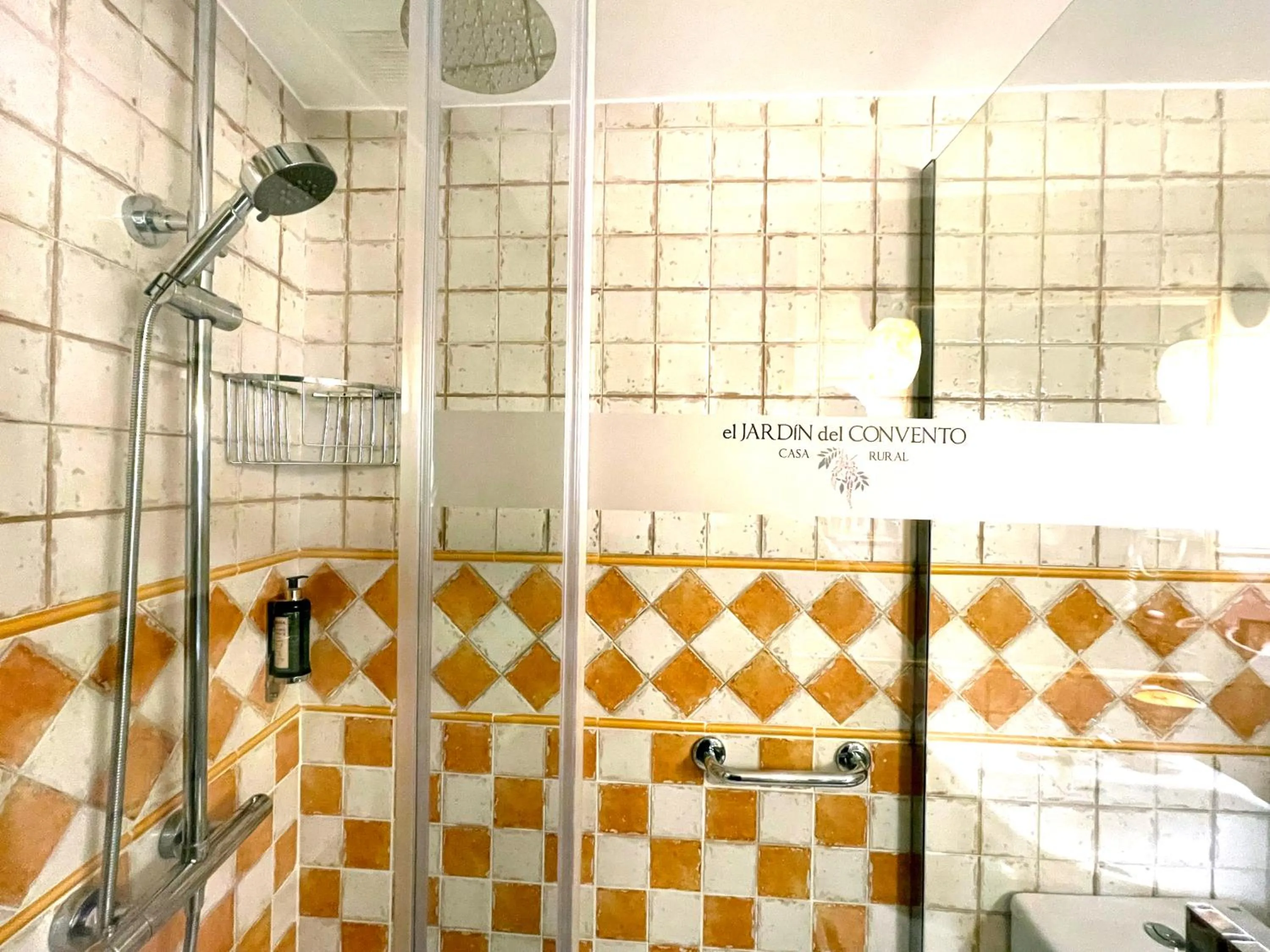 Bathroom in El Jardín del Convento, Casa Rural