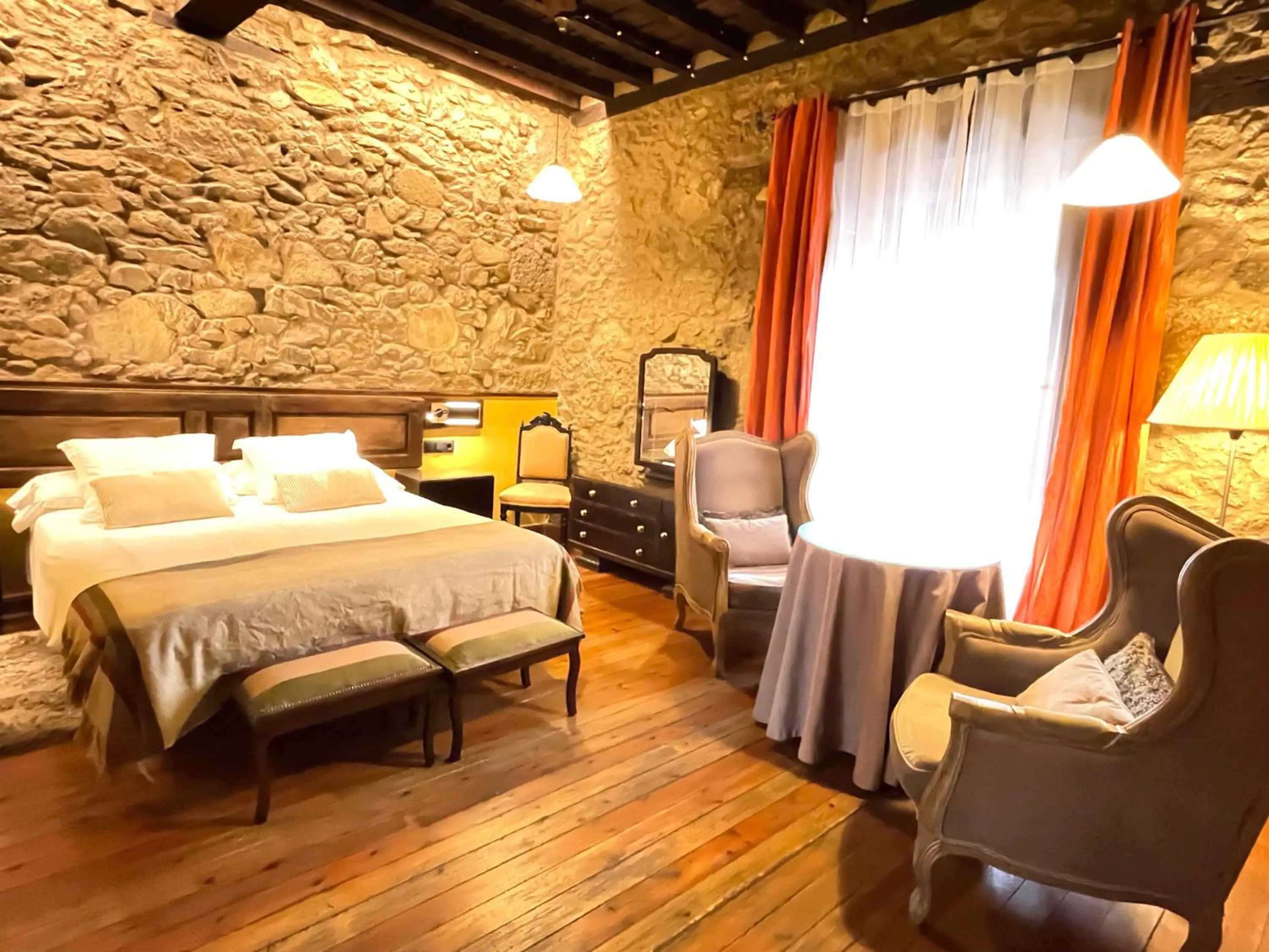 Photo of the whole room, Bed in El Jardín del Convento, Casa Rural