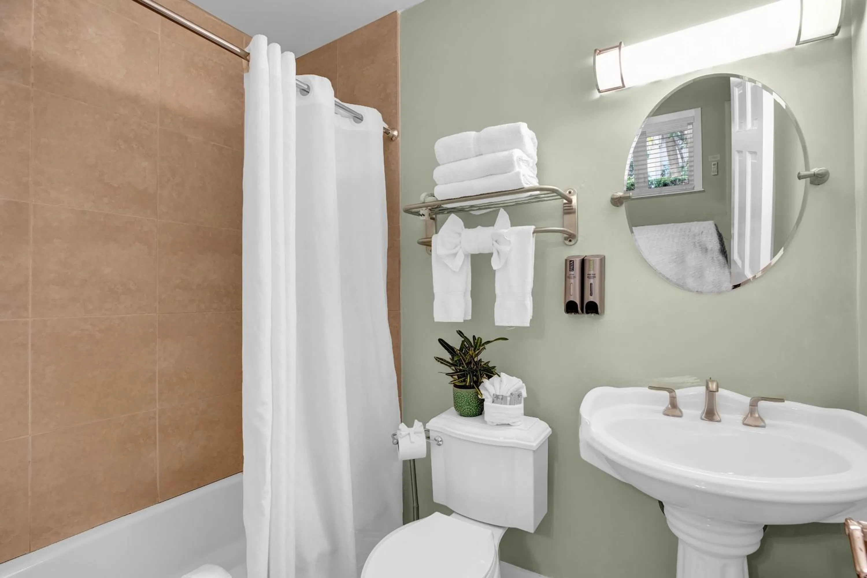 Bathroom in Coconut Mallory Resort and Marina