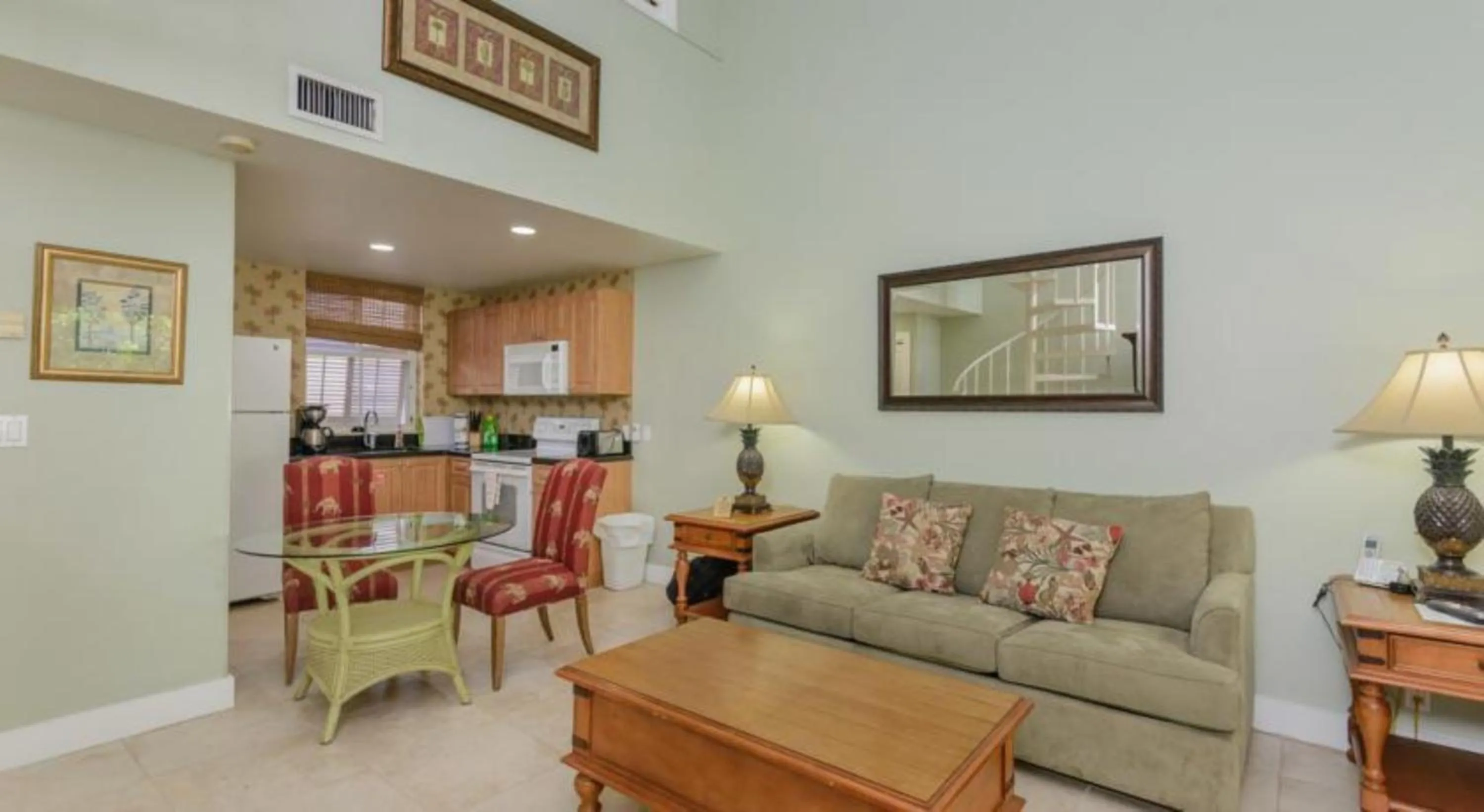 Living room in Coconut Mallory Resort and Marina