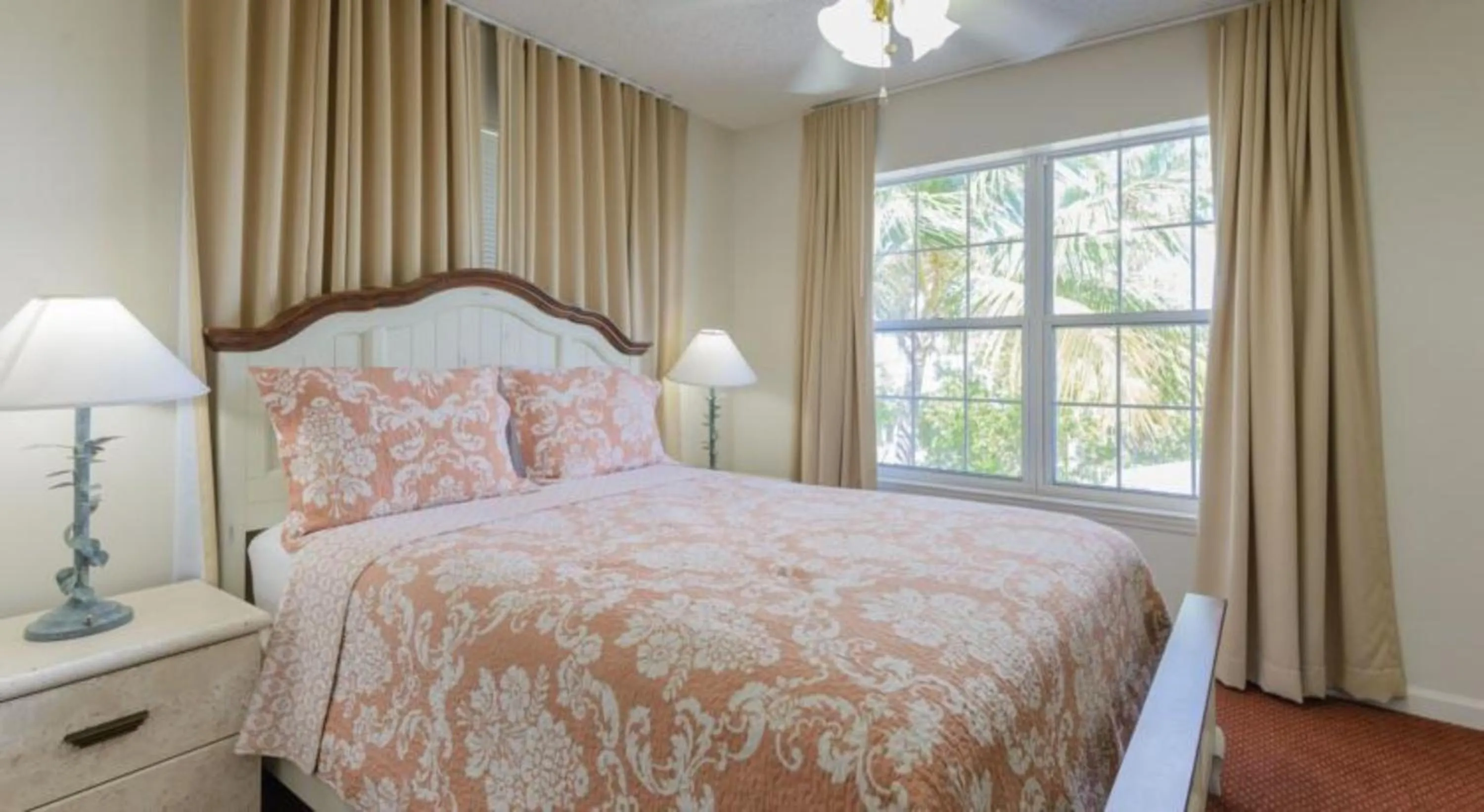 Bedroom, Bed in Coconut Mallory Resort and Marina