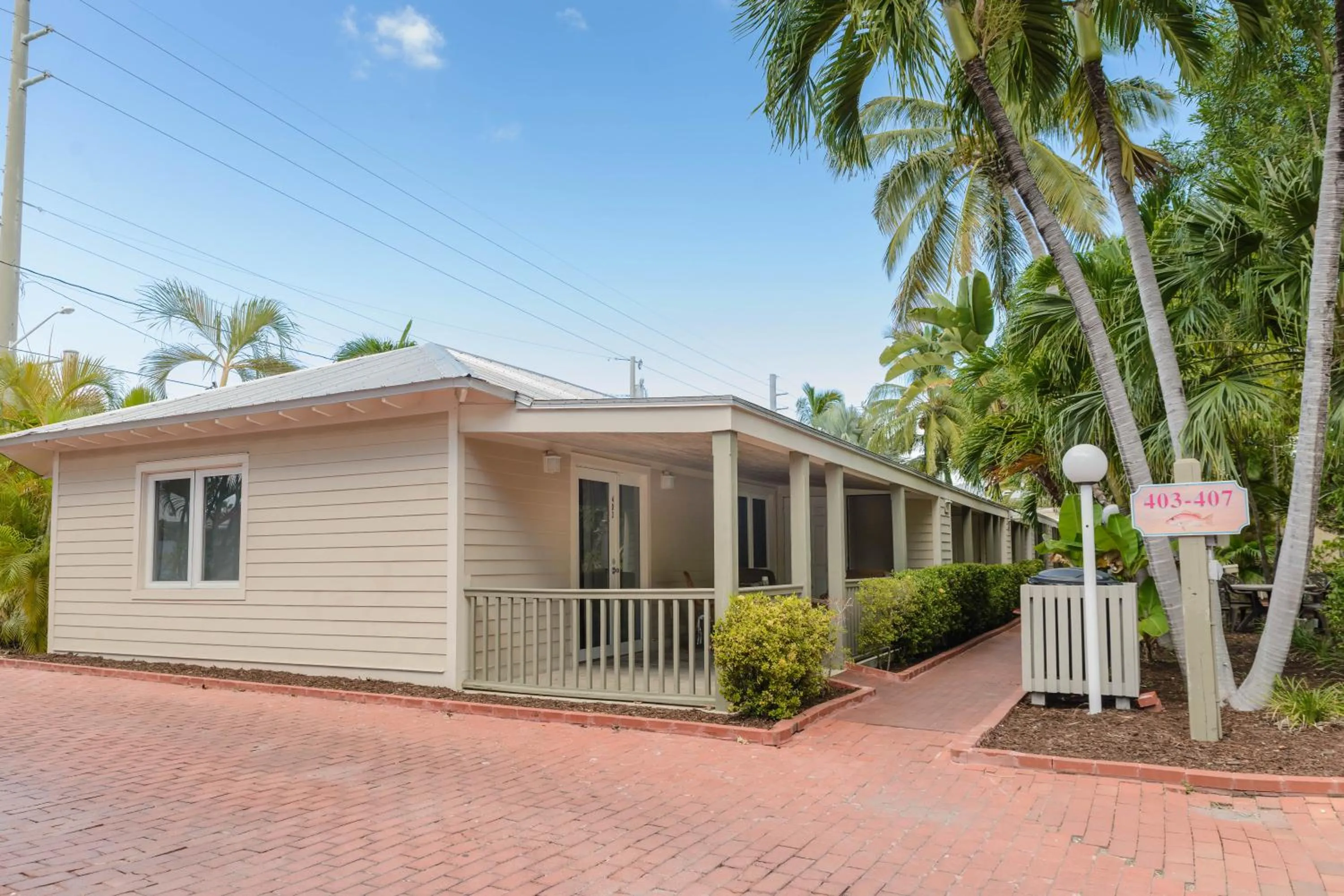 Facade/entrance in Coconut Mallory Resort and Marina