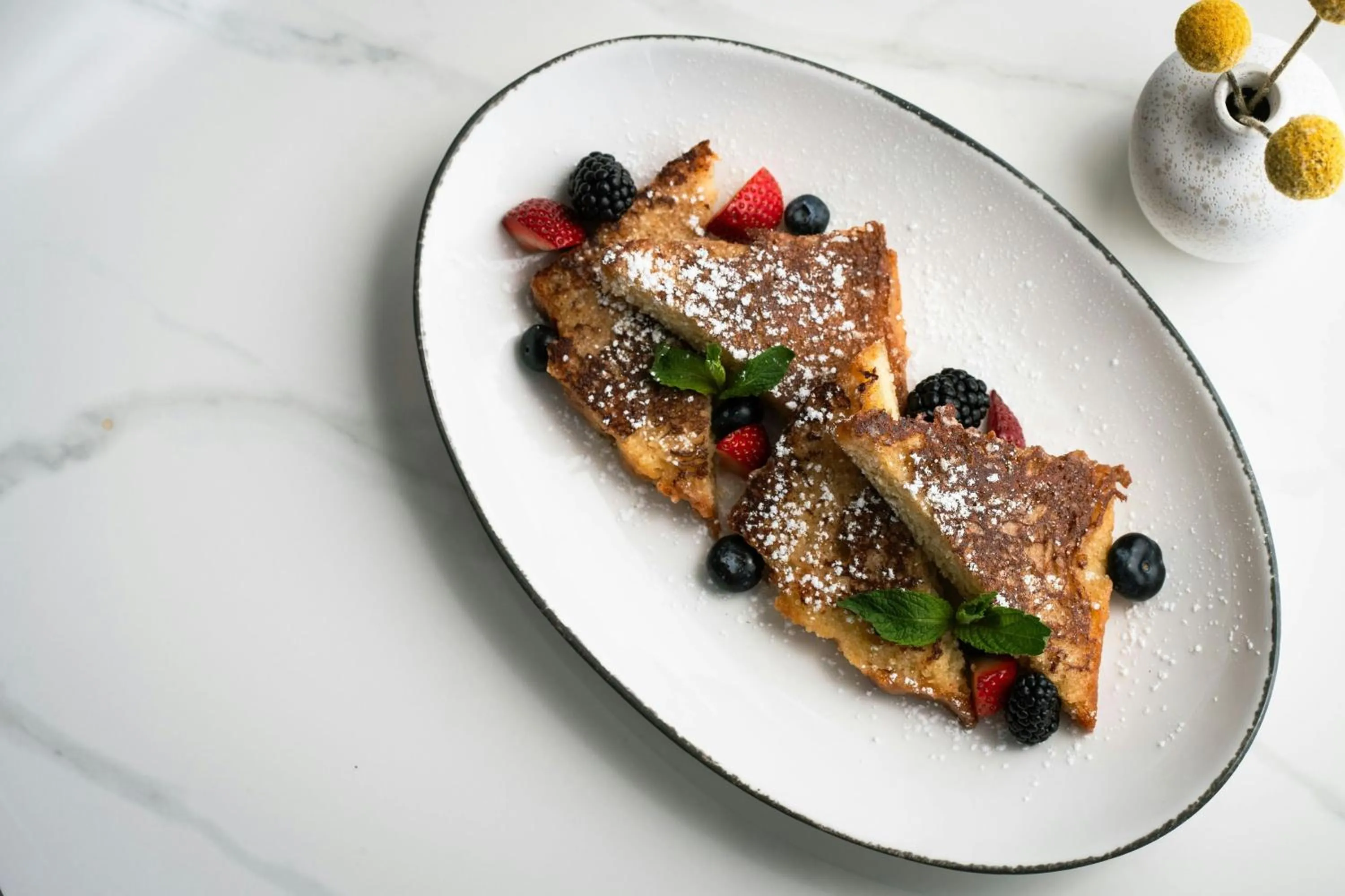 Restaurant/places to eat in AC Hotel Arlington National Landing