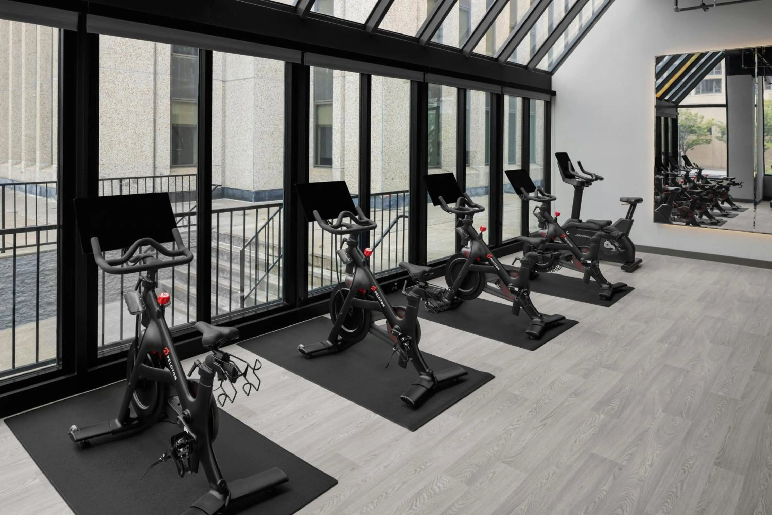 Fitness centre/facilities in AC Hotel Arlington National Landing