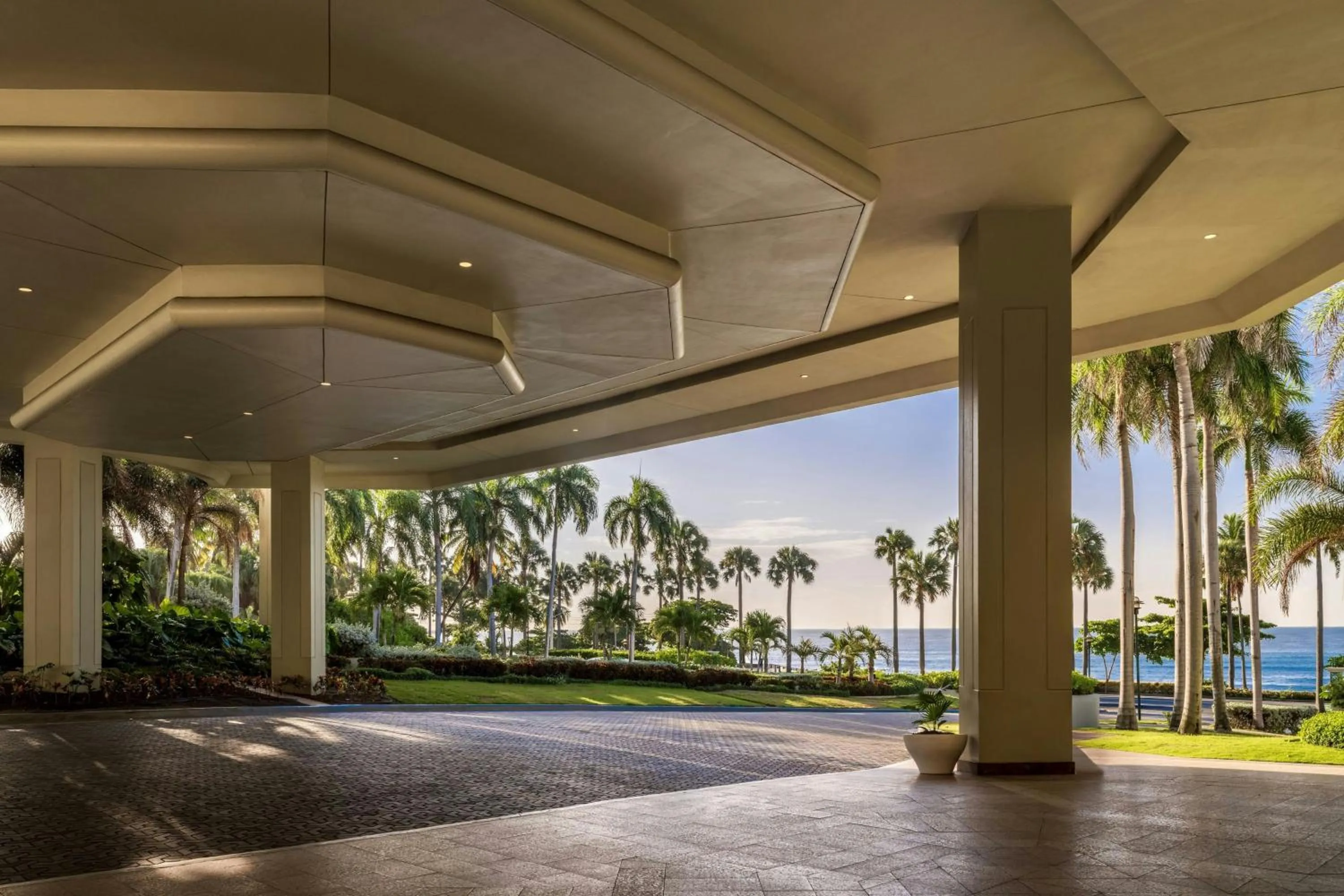 Facade/entrance in Renaissance Santo Domingo Jaragua Hotel & Casino