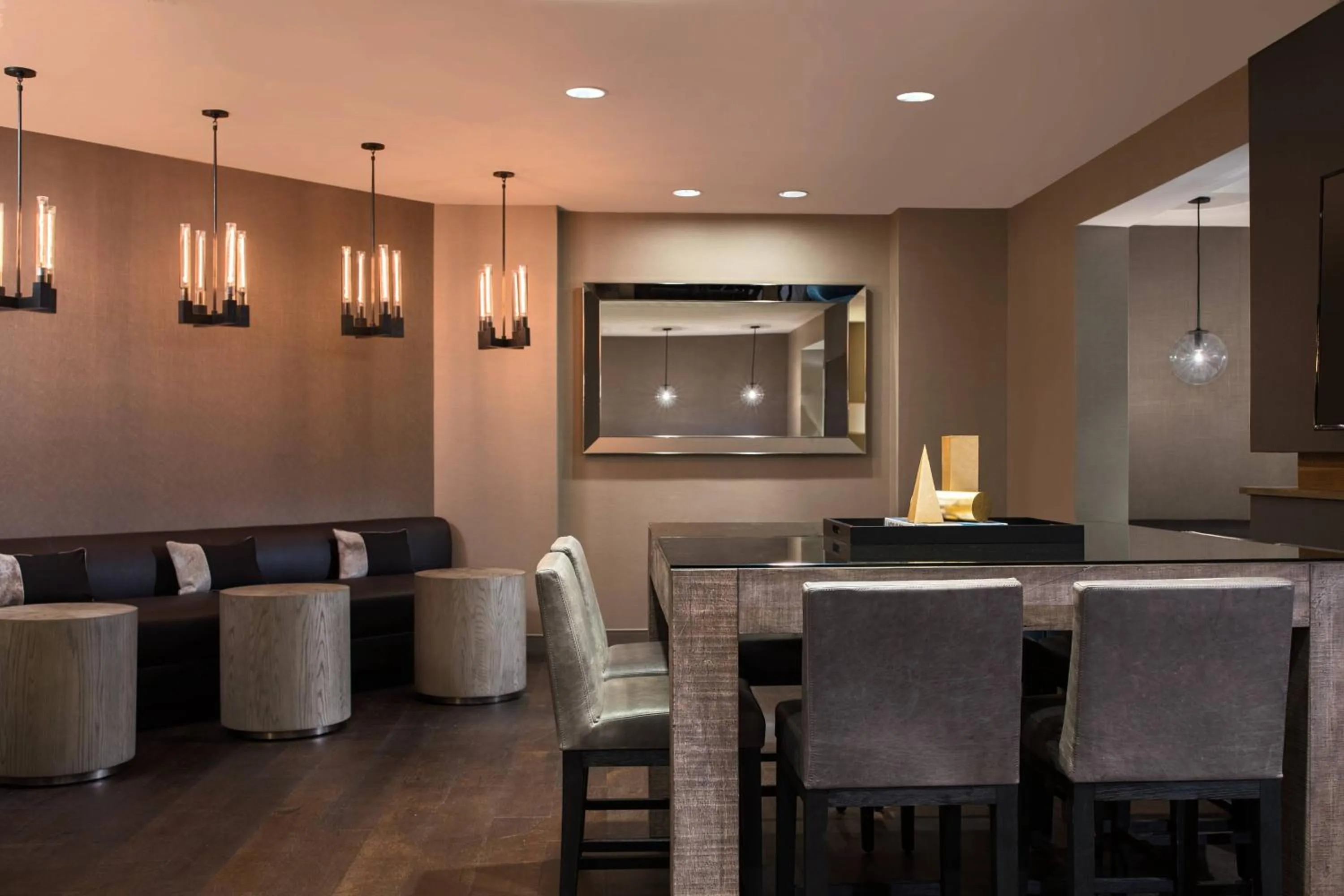 Lounge or bar in Bethesda Marriott