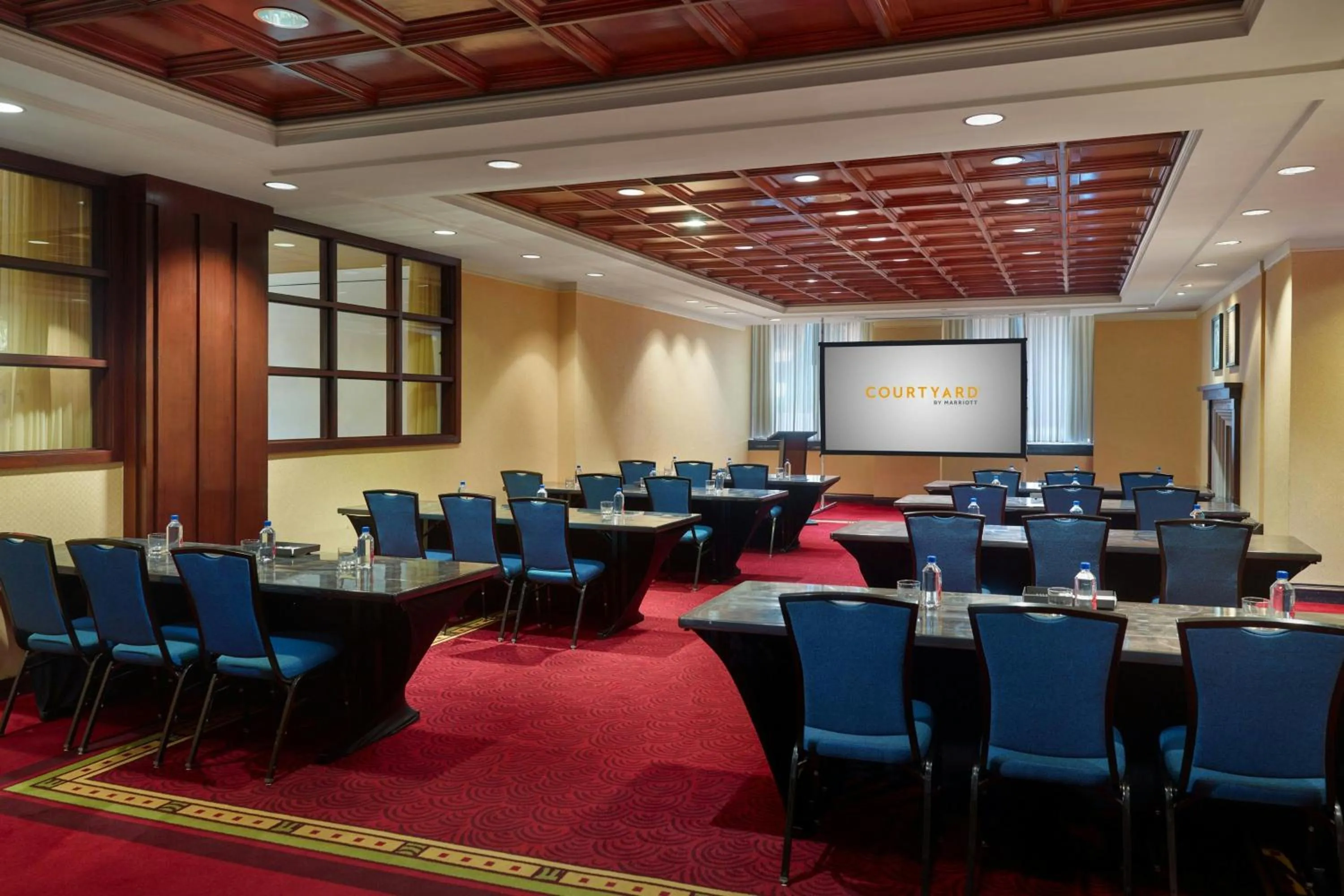 Meeting/conference room in Courtyard Arlington Crystal City/Reagan National Airport