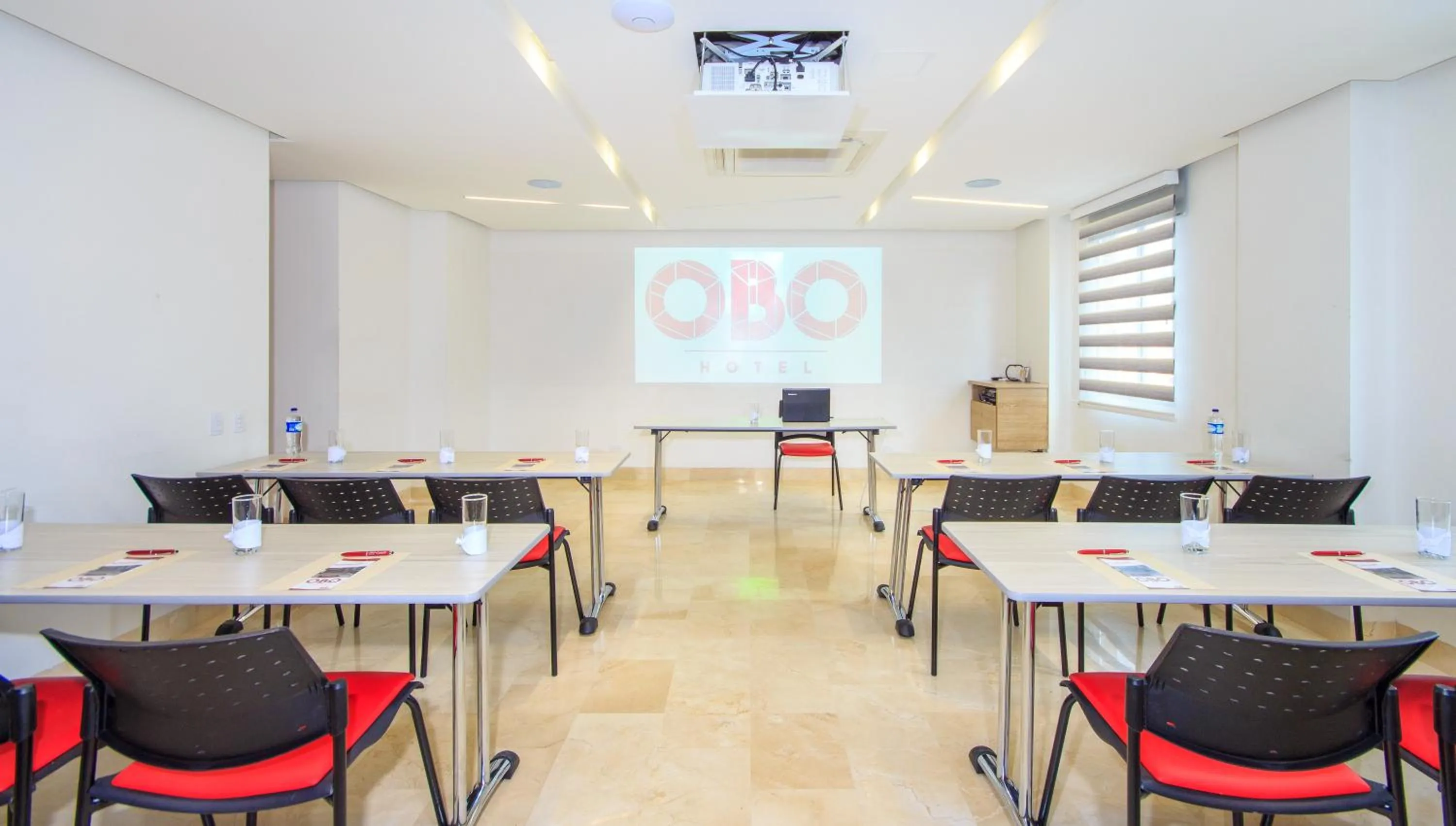 Business facilities in Obo Hotel