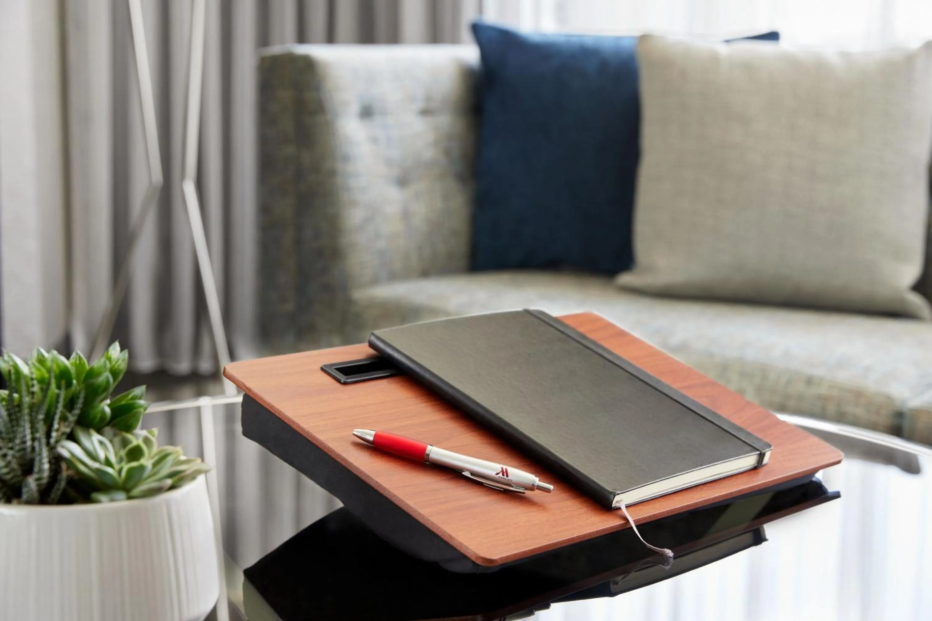 Photo of the whole room in Crystal Gateway Marriott