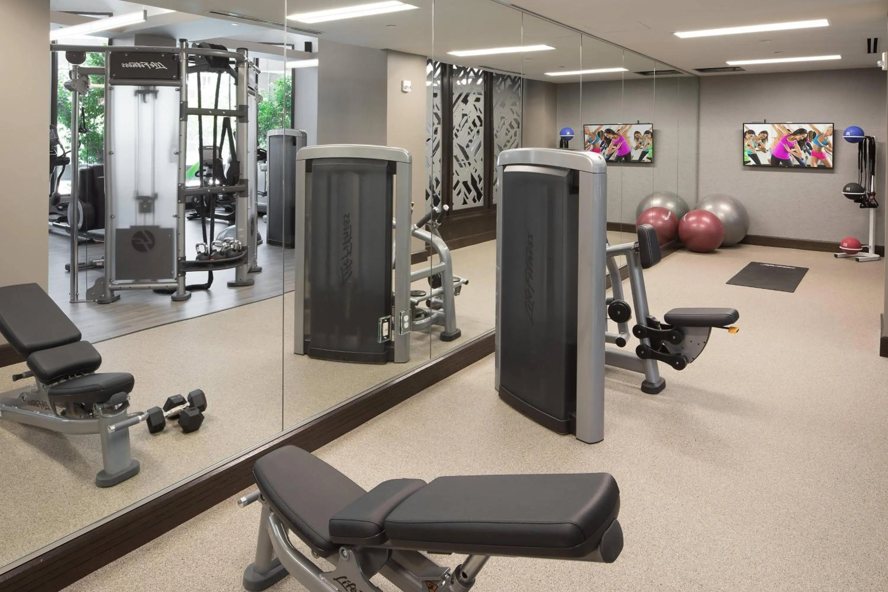 Fitness centre/facilities in Crystal Gateway Marriott