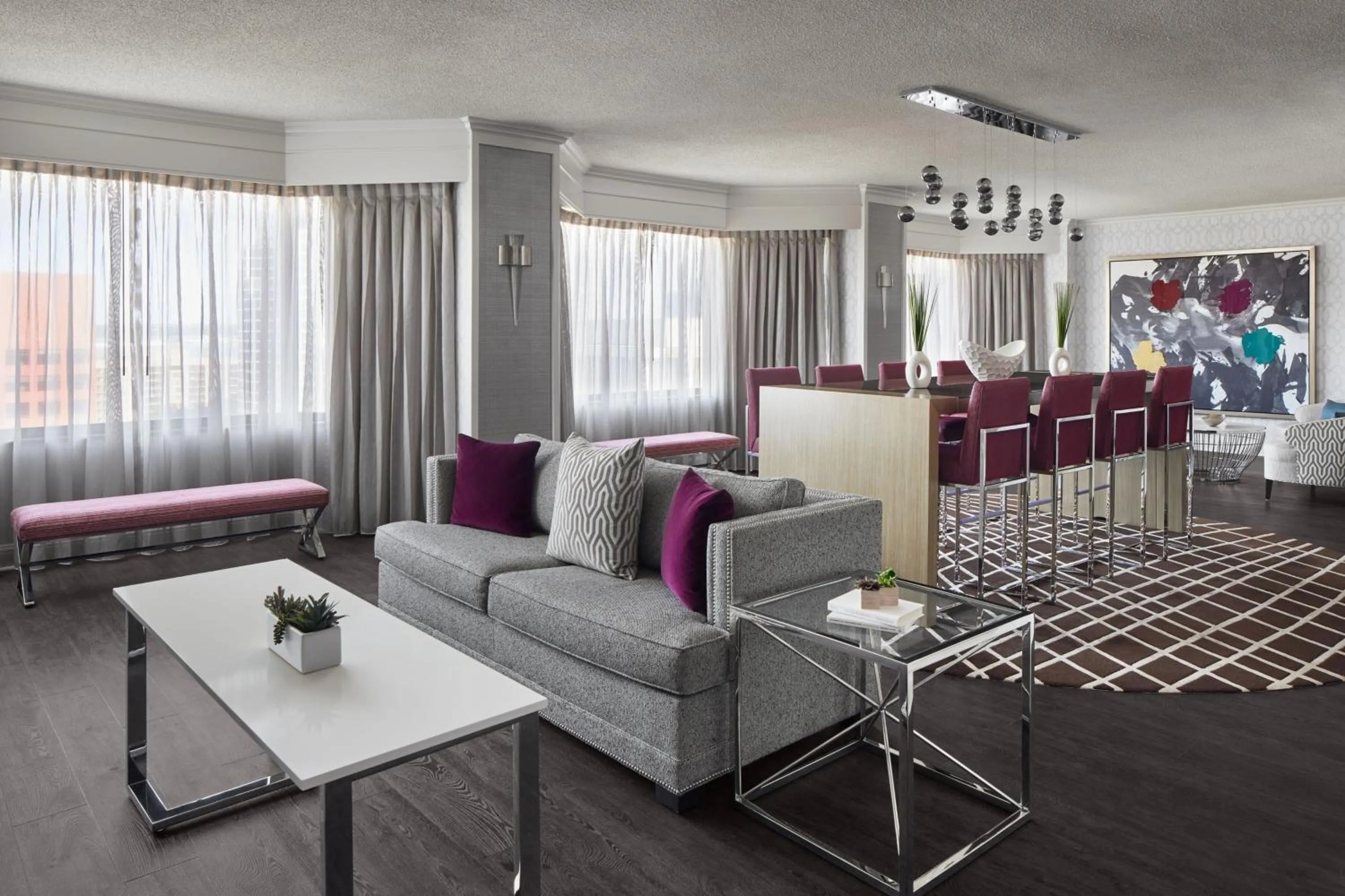 Living room in Crystal Gateway Marriott