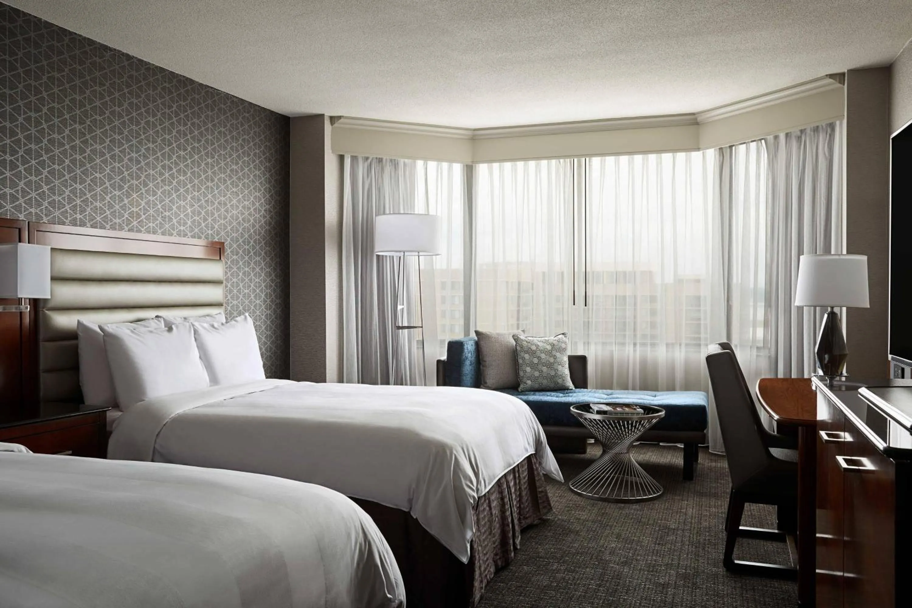 Photo of the whole room, Bed in Crystal Gateway Marriott