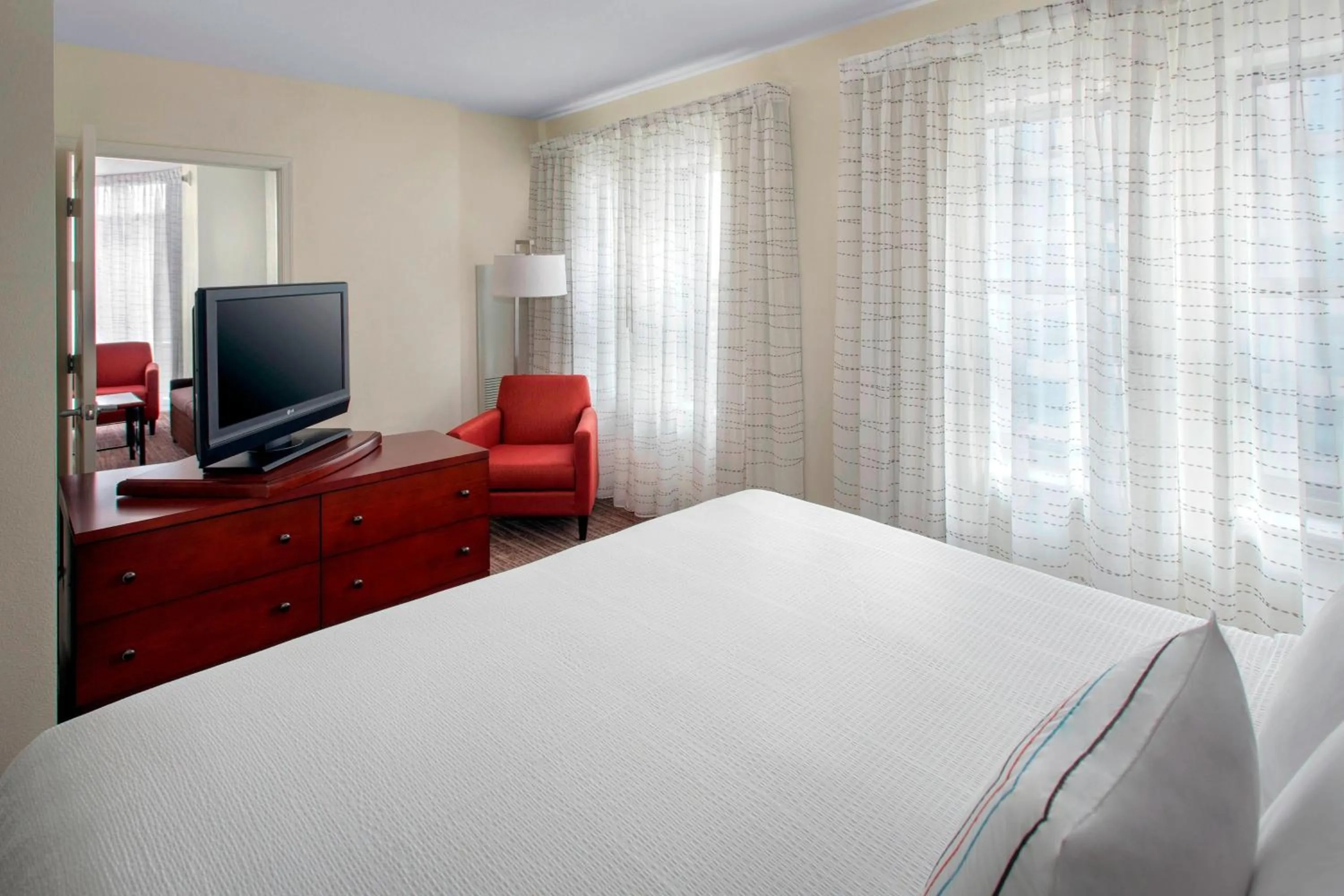 Bedroom, Bed in Residence Inn by Marriott Alexandria Old Town South at Carlyle