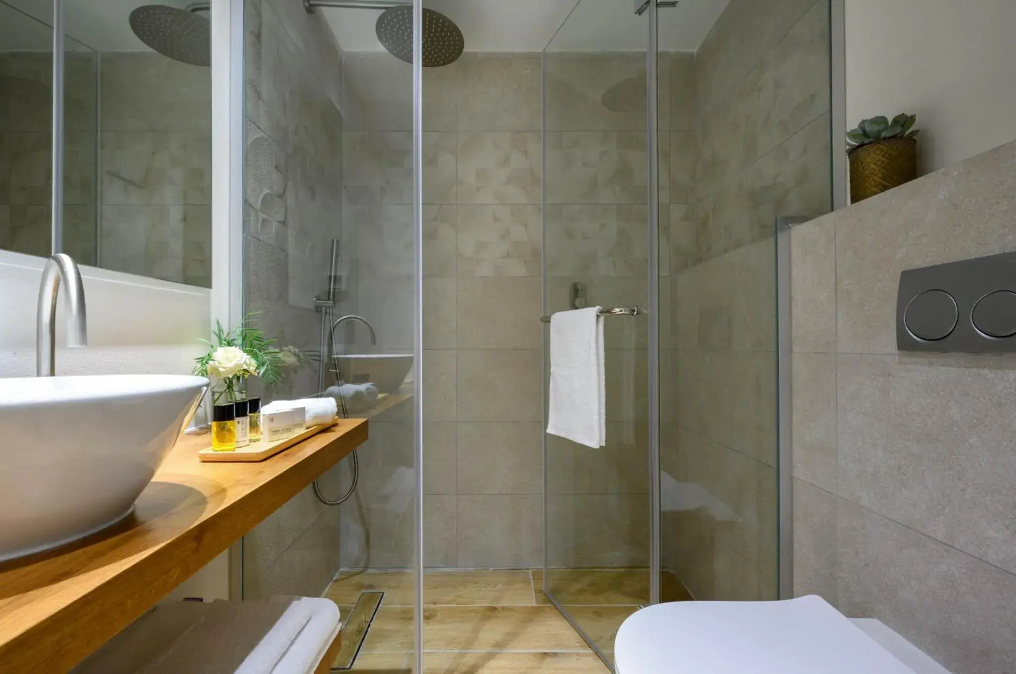 Deluxe Twin Room with Balcony in Prima Palace Hotel Deluxe Twin Room with Balcony in Prima Palace Hotel