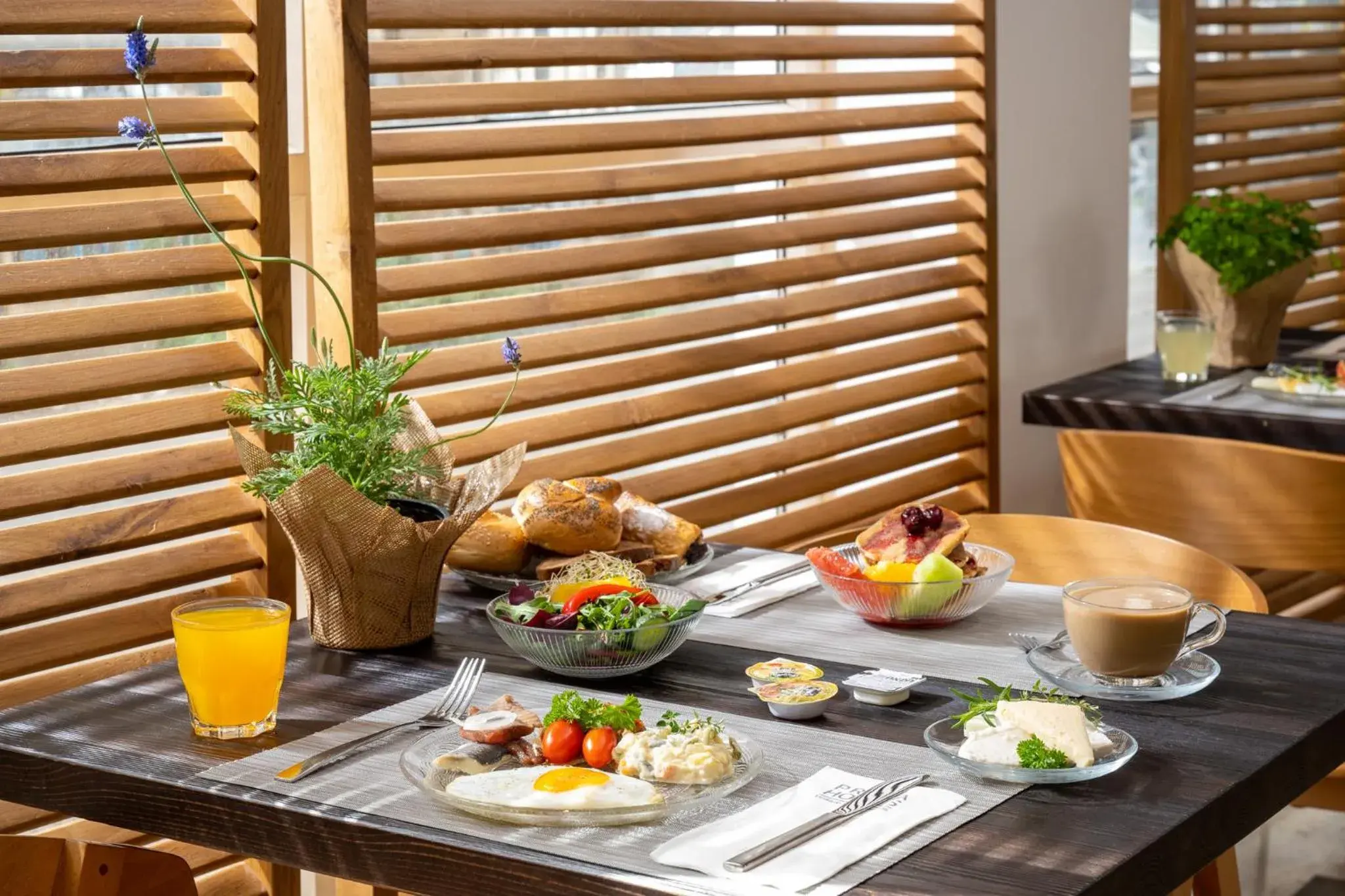 Food and drinks in Prima Palace Hotel Food and drinks in Prima Palace Hotel