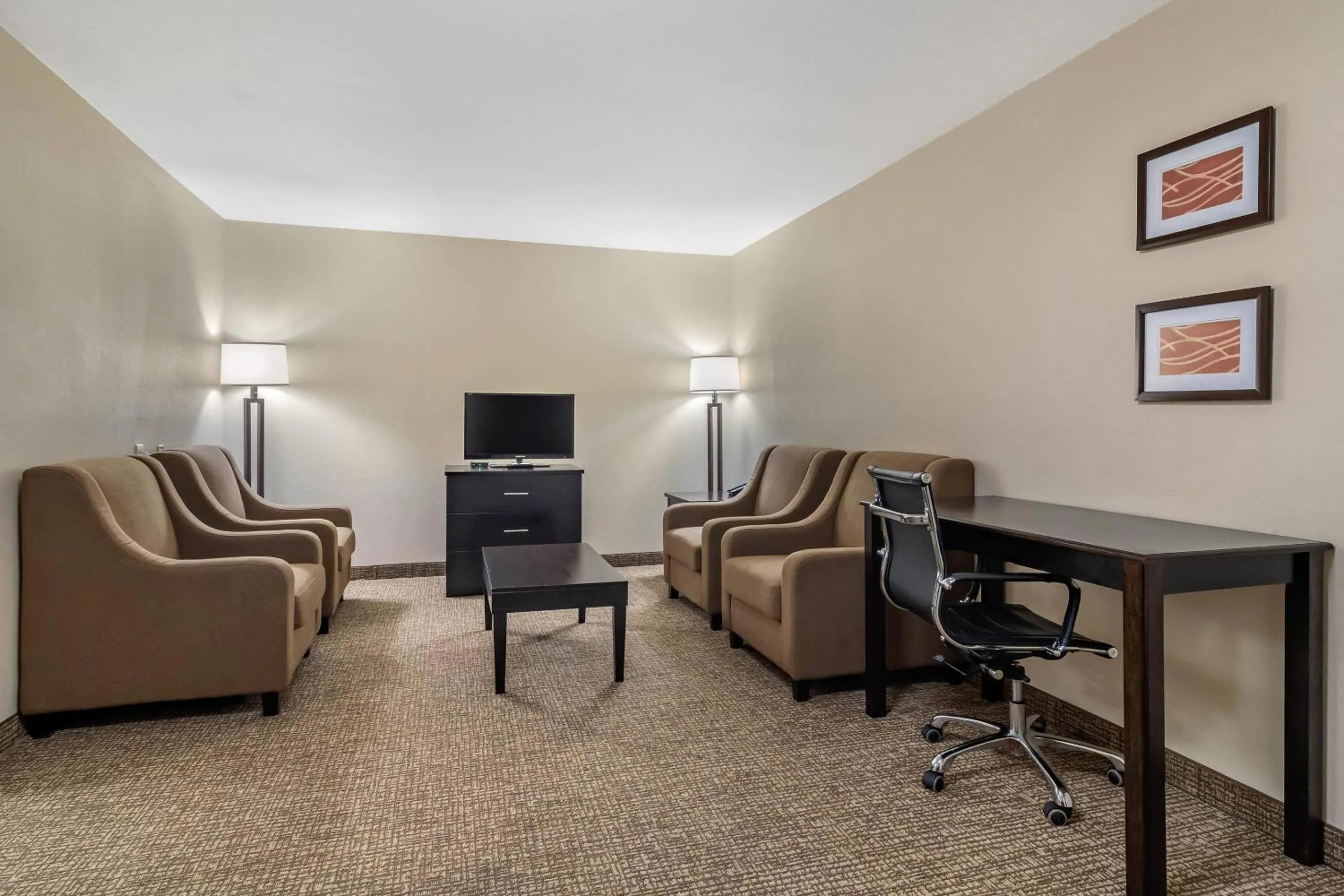 Bedroom in Comfort Inn & Suites Atlanta-Smyrna